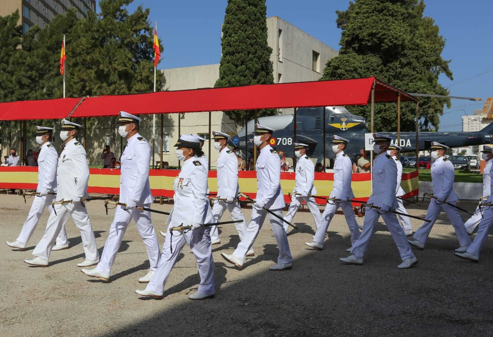 Entrega de despachos en la Escuela de Suboficiales de la Armada