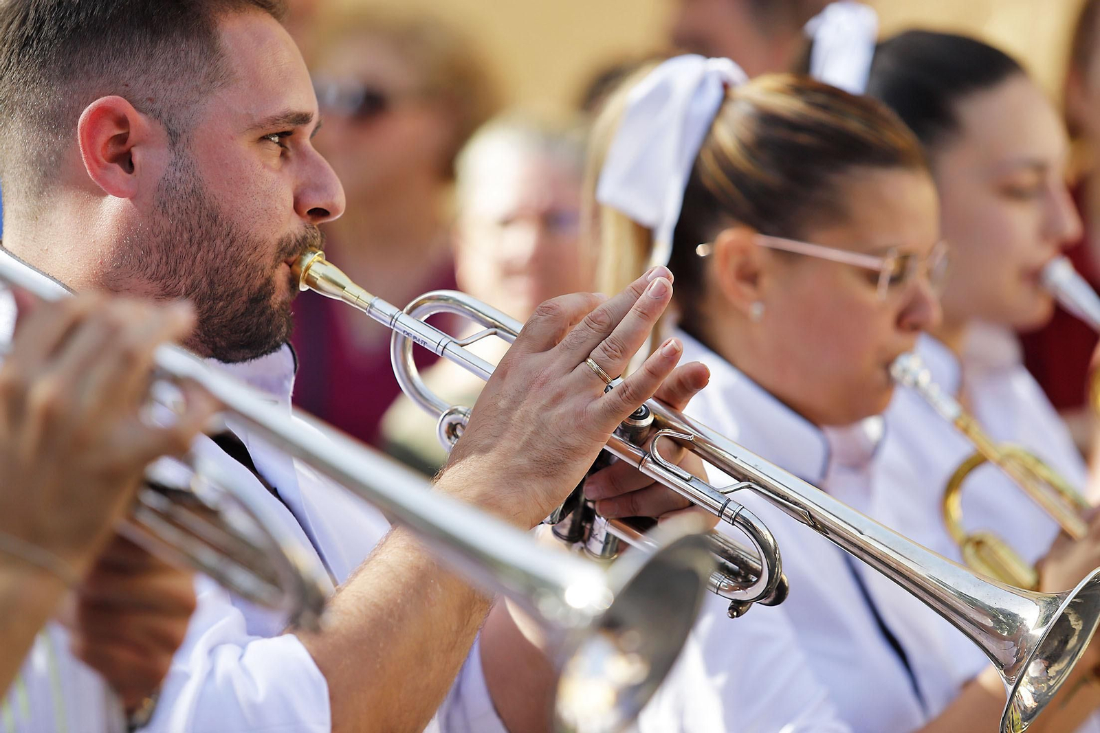 Imágenes de la procesión de San Francisco de Asís por las calles de Pérez Cubillas y bendición de animales y plantas