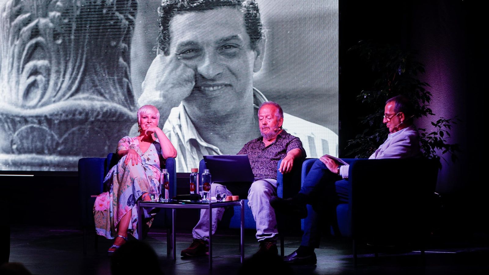 Carlos Cano estuvo presente casi en persona en el acto.