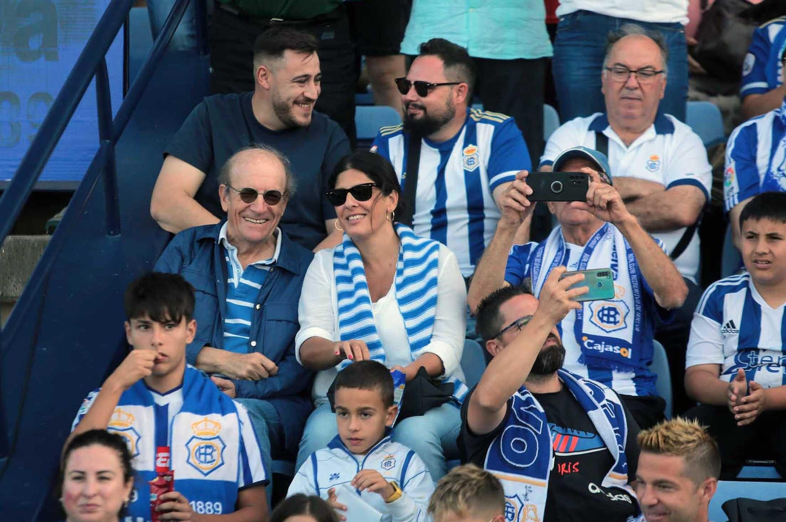 Imágenes del gran ambiente en el Nuevo Colombino en el ascenso del Recre