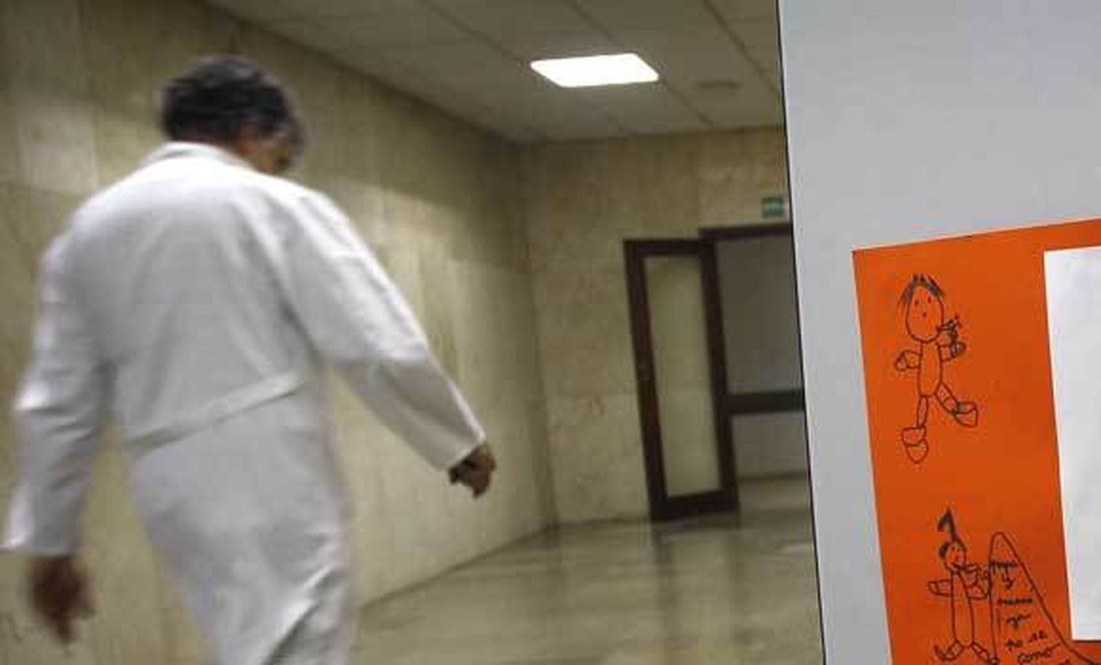 Imagen tomada en el vestíbulo del Puerta del Mar la pasada semana. /Joaquín Pino