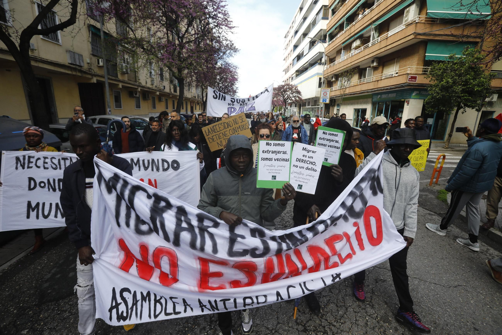 La manifestación antirracista por los derechos de las personas migrantes de Córdoba, en imágenes