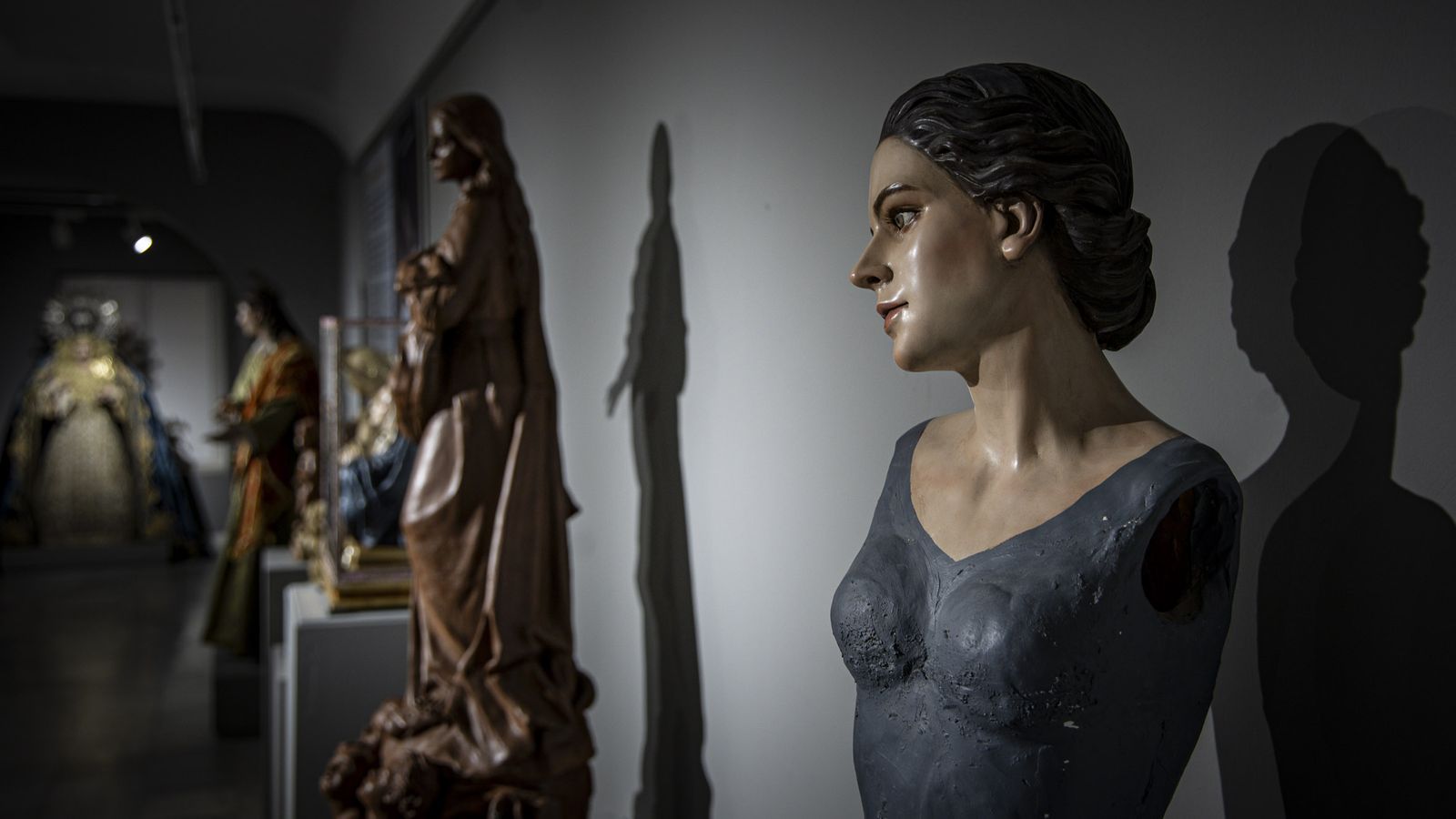 Las imágenes de «El sueño de un niño», la exposición del imaginero Luis González Rey en Cádiz