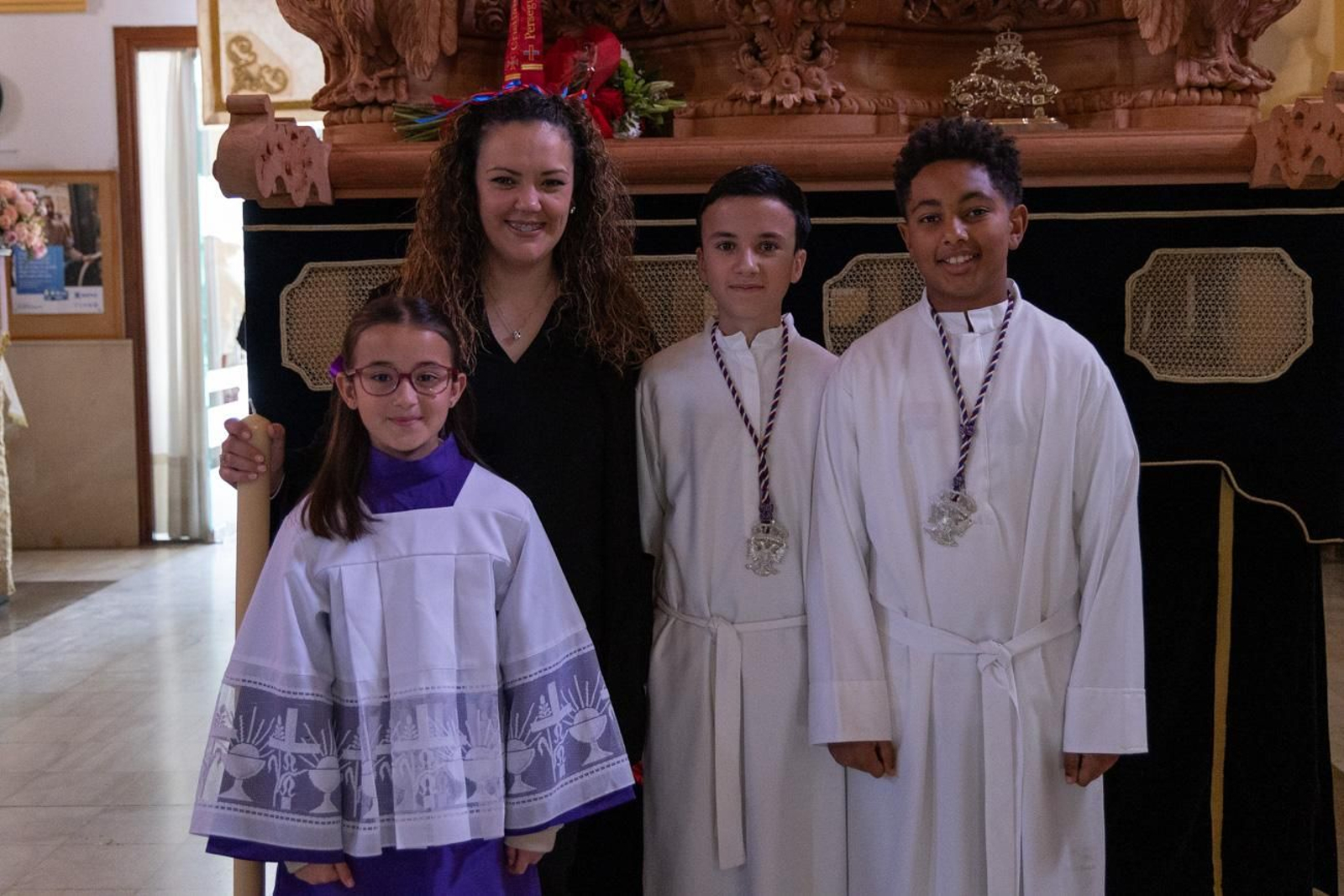 El Miércoles Santo inicia la tarde con los nazarenos trinitarios del barrio de Santa Isabel