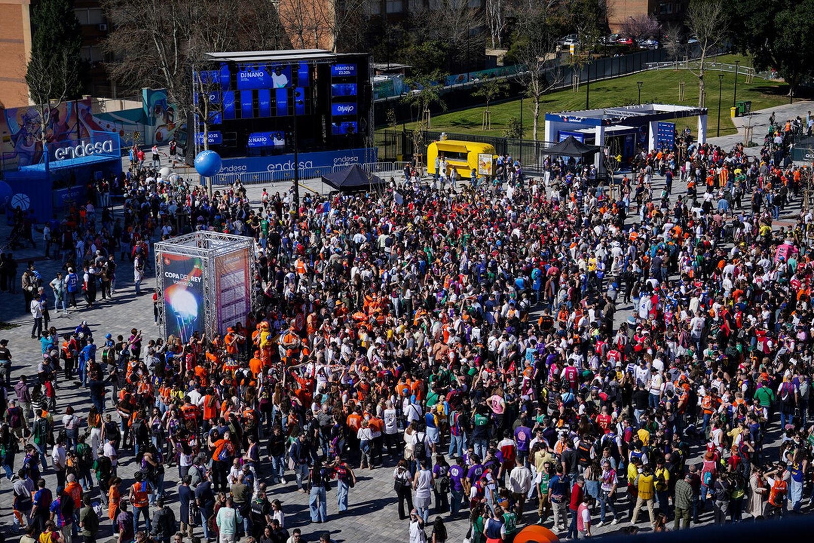 Las fotos del encuentro de aficiones de la Copa del Rey de Valencia