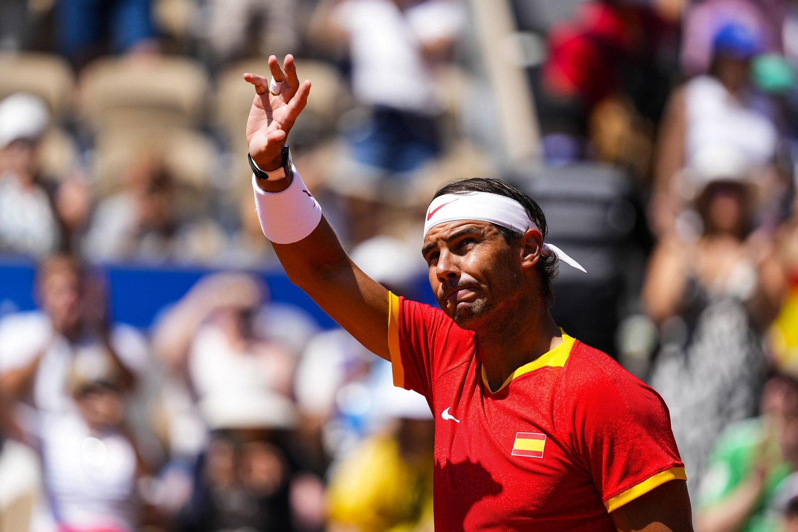 Rafa Nadal saluda en los Juegos Olímpicos de París.