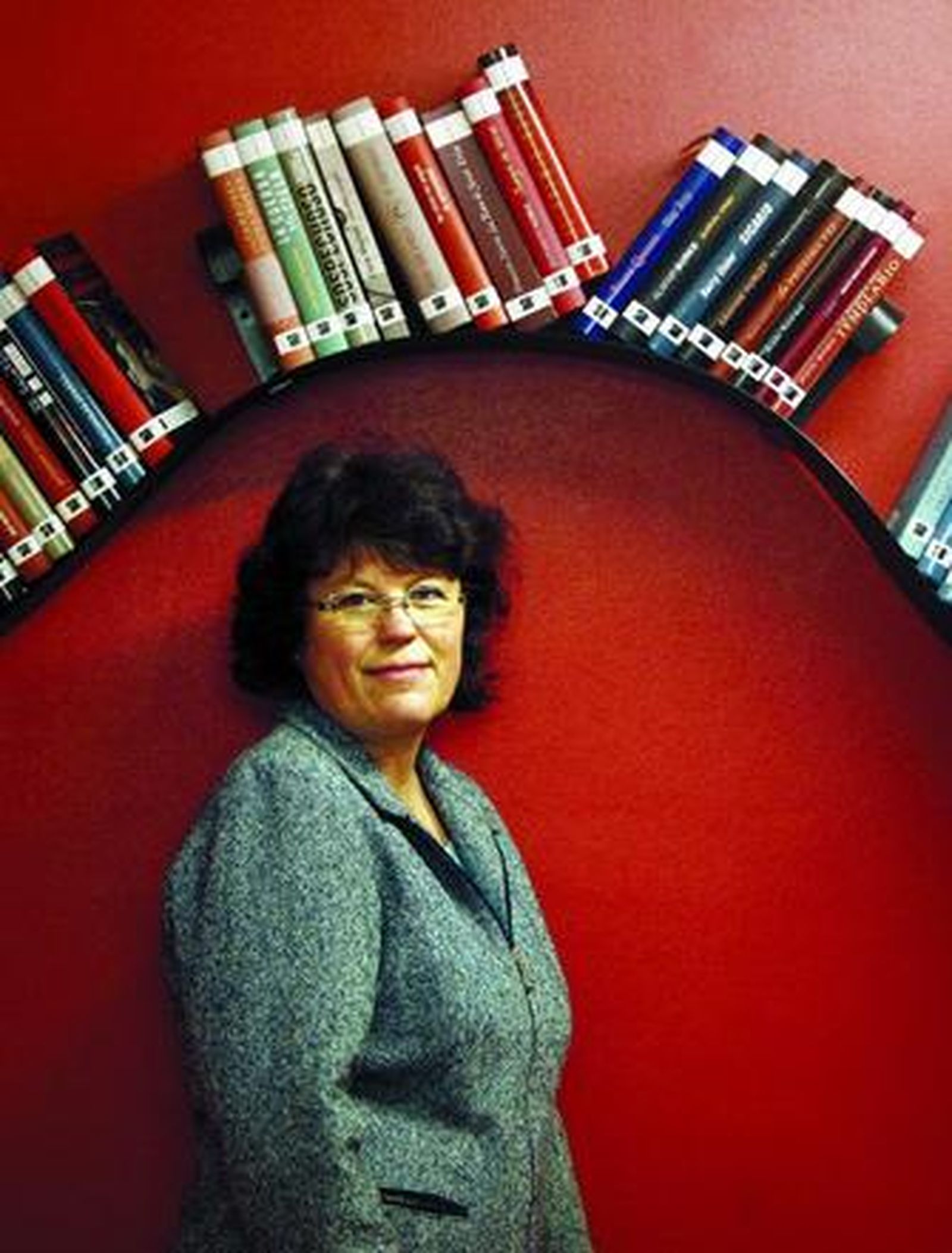 ANNE HOLT TRAE A ESPAÑA SU NOVELA más negra de éxito