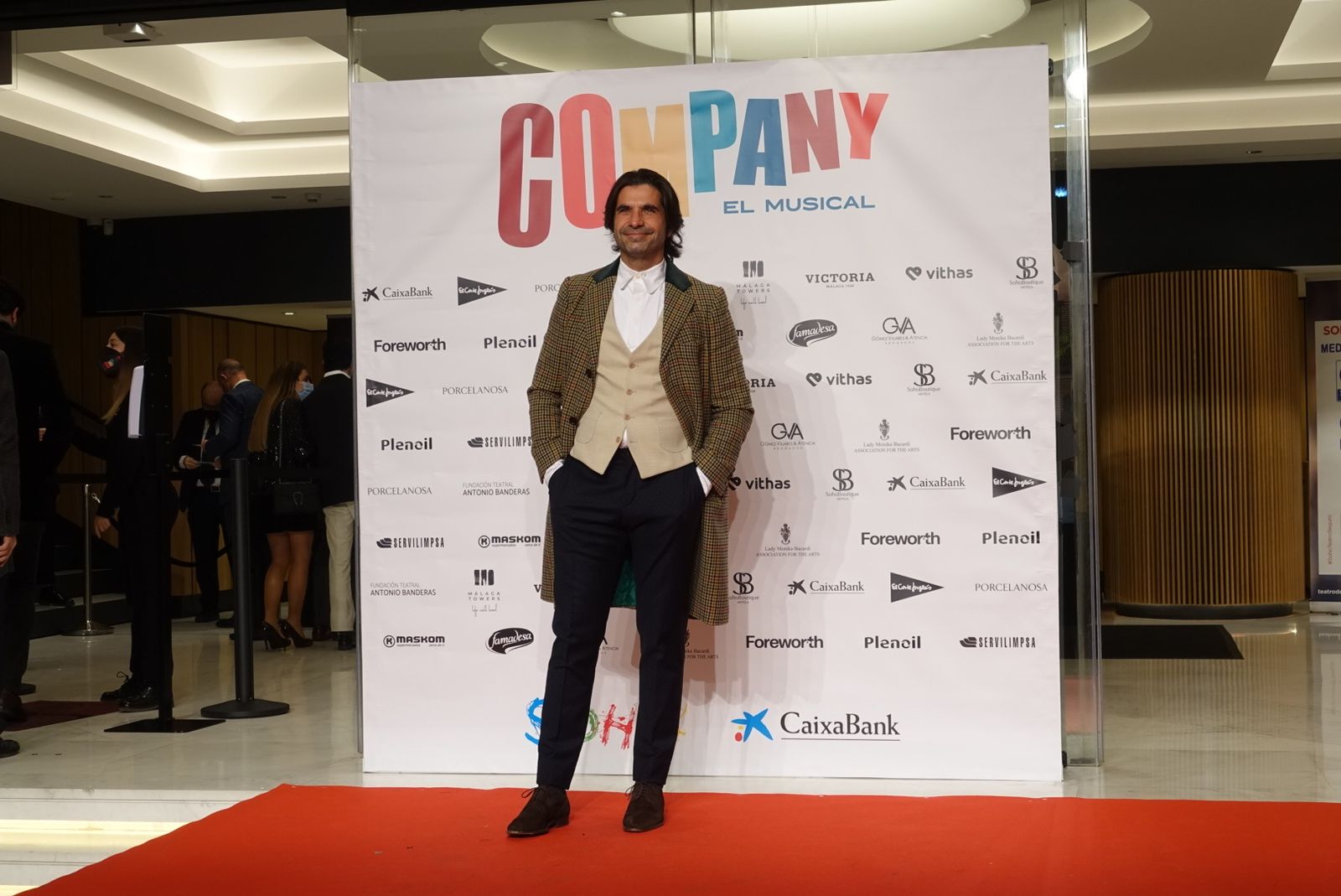 Las fotos de la alfombra roja por el estreno de 'Company' con Banderas en el Teatro del Soho