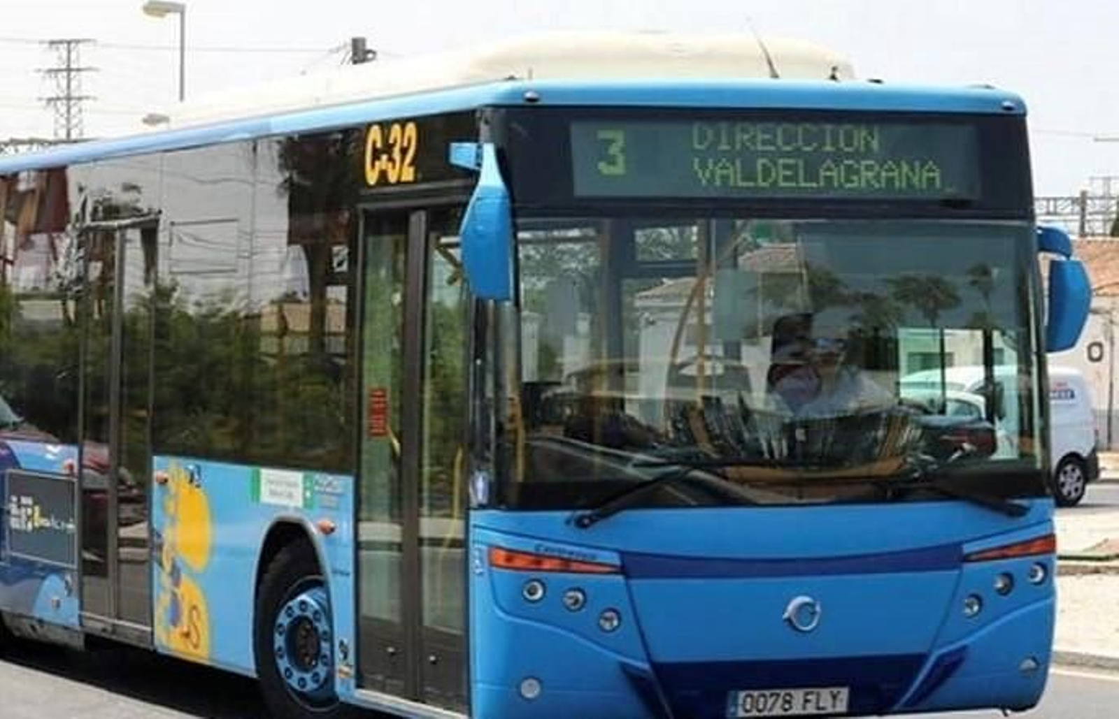 Uno de los autobuses de la flota urbana portuense. Uno de los autobuses de la flota urbana portuense.