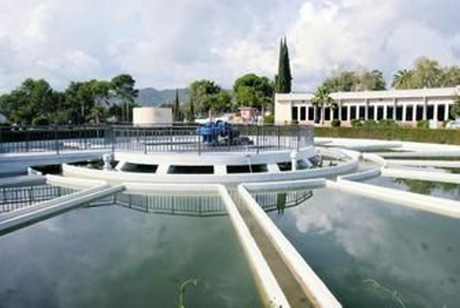 Depósitos de Emacsa en Villa Azul.