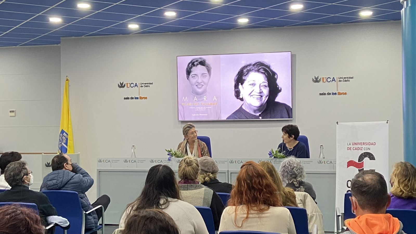 Ana Sofía Pérez-Bustamante y Marta Porpetta, ayer en la UCA.