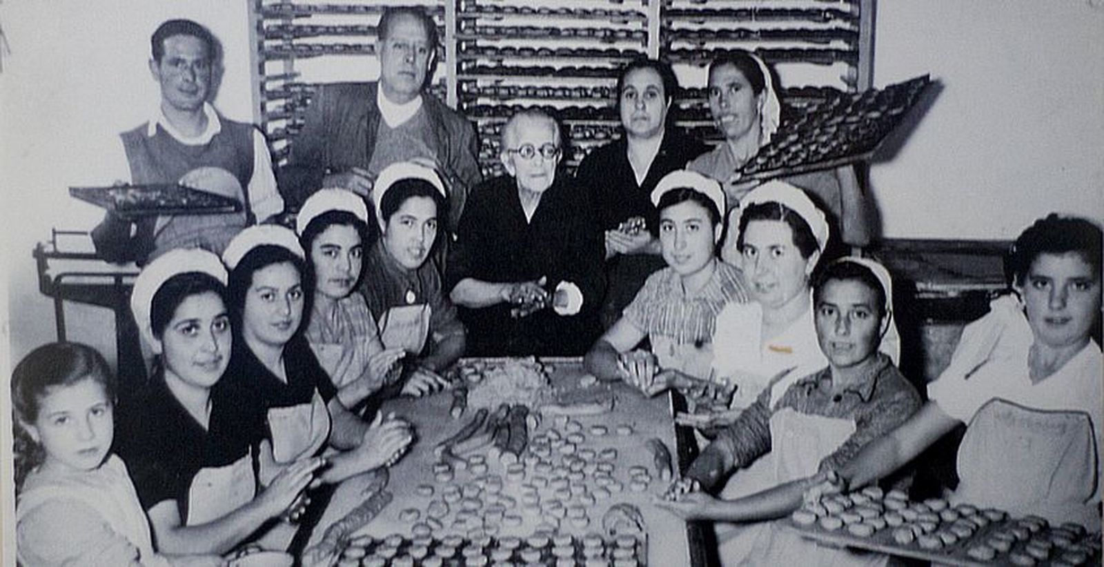 Micaela Ruiz con un grupo de trabajadores de la firma