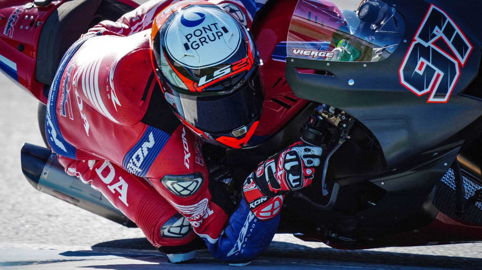 Álvaro Bautista estrena su numero 1 en las pruebas de SBK en Jerez