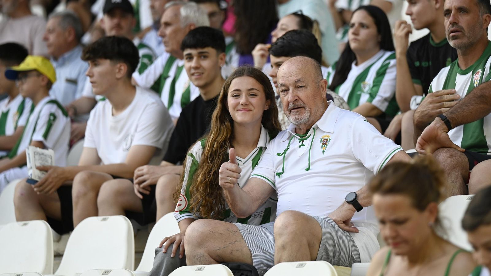 Las mejores fotos del ambiente en El Arcángel para el Córdoba CF - Albacete