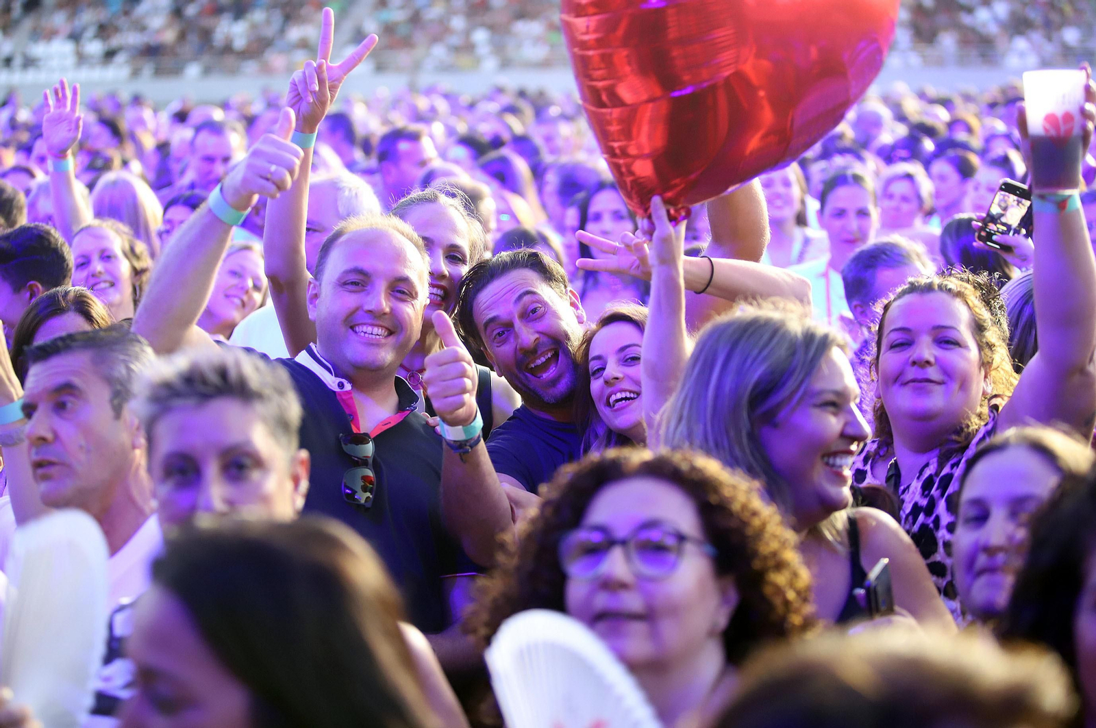 Las mejores imágenes de Manuel Carrasco en su concierto en Huelva