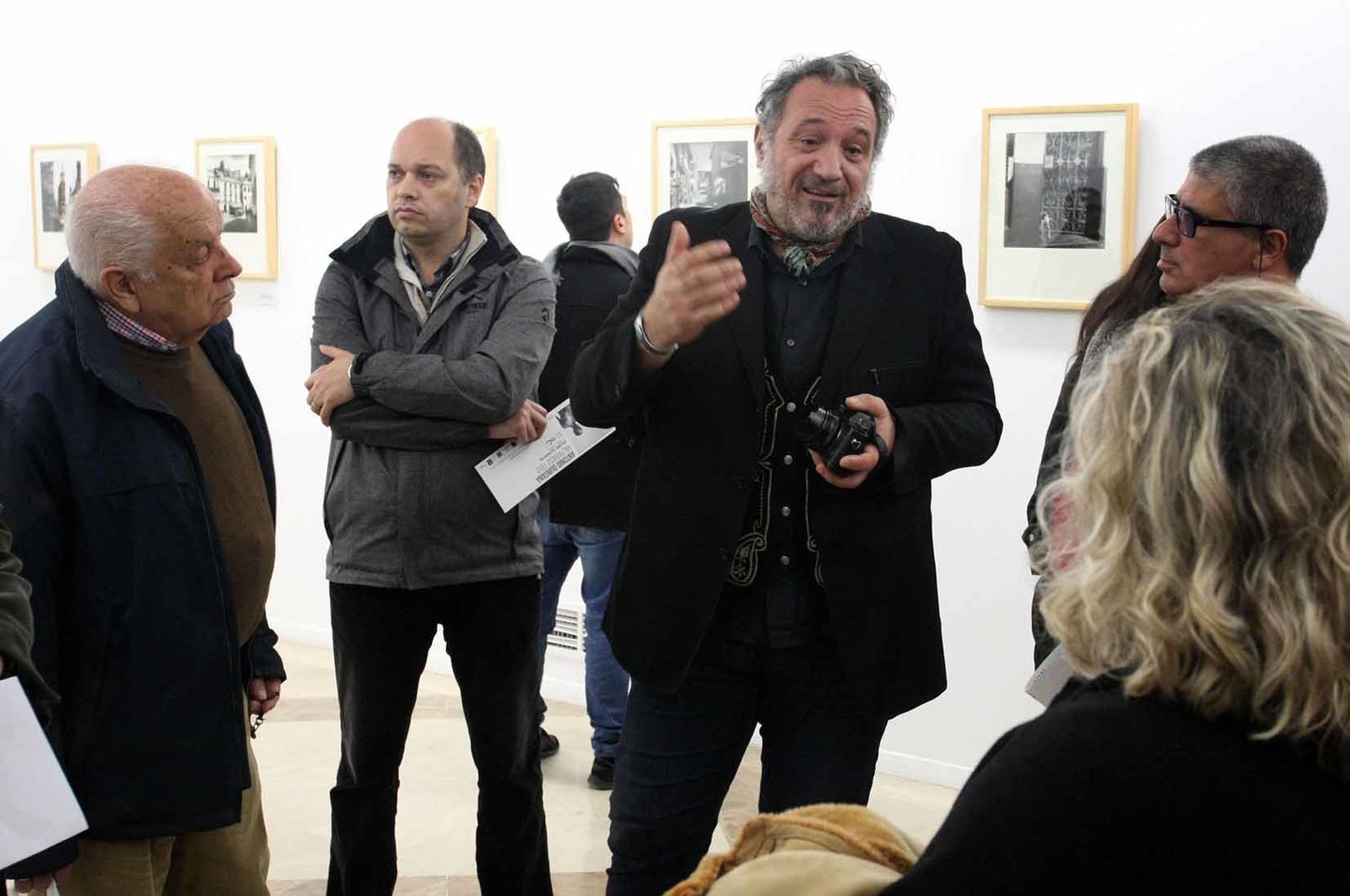 La inauguración de la exposición 'Valparaíso 1940-1950' de Antonio Quintana, 'Latitudes'
