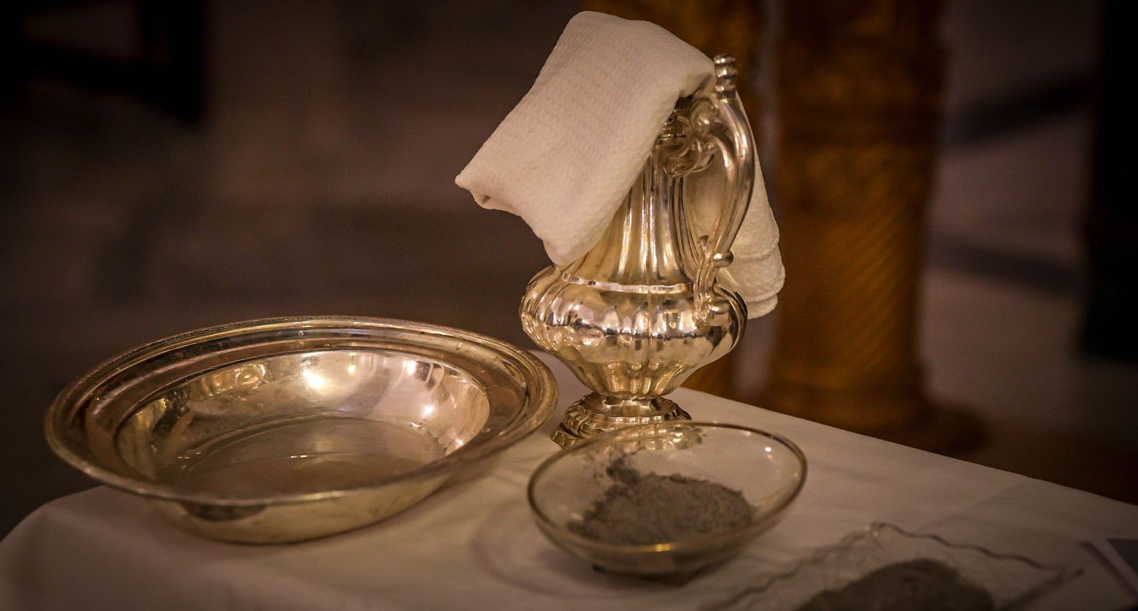 Las imágenes del Miércoles de Ceniza en Jerez: Veneraciones en San Miguel, San Lucas, San Francisco y Capuchinos