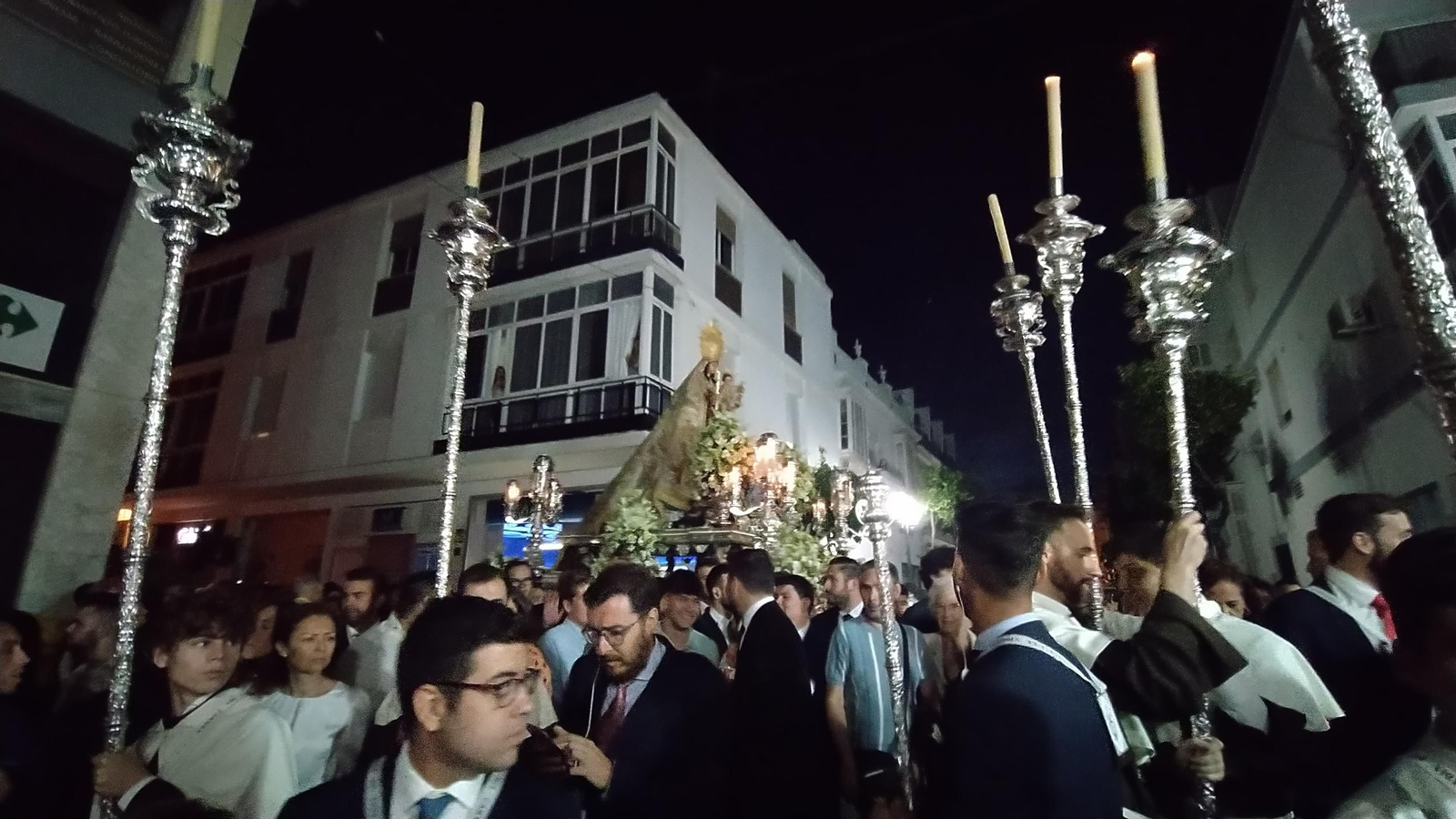 La peregrinación de la Virgen del Carmen en San Fernando, en imágenes