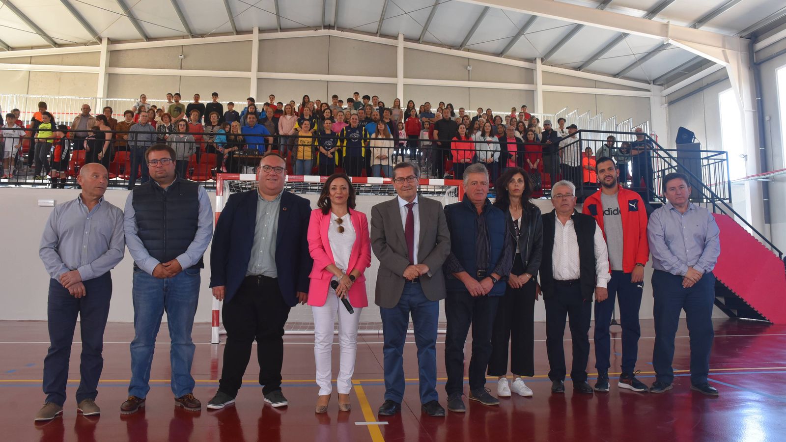 Diputación inaugura la ampliación de la pista polideportiva en Cuevas del Campo
