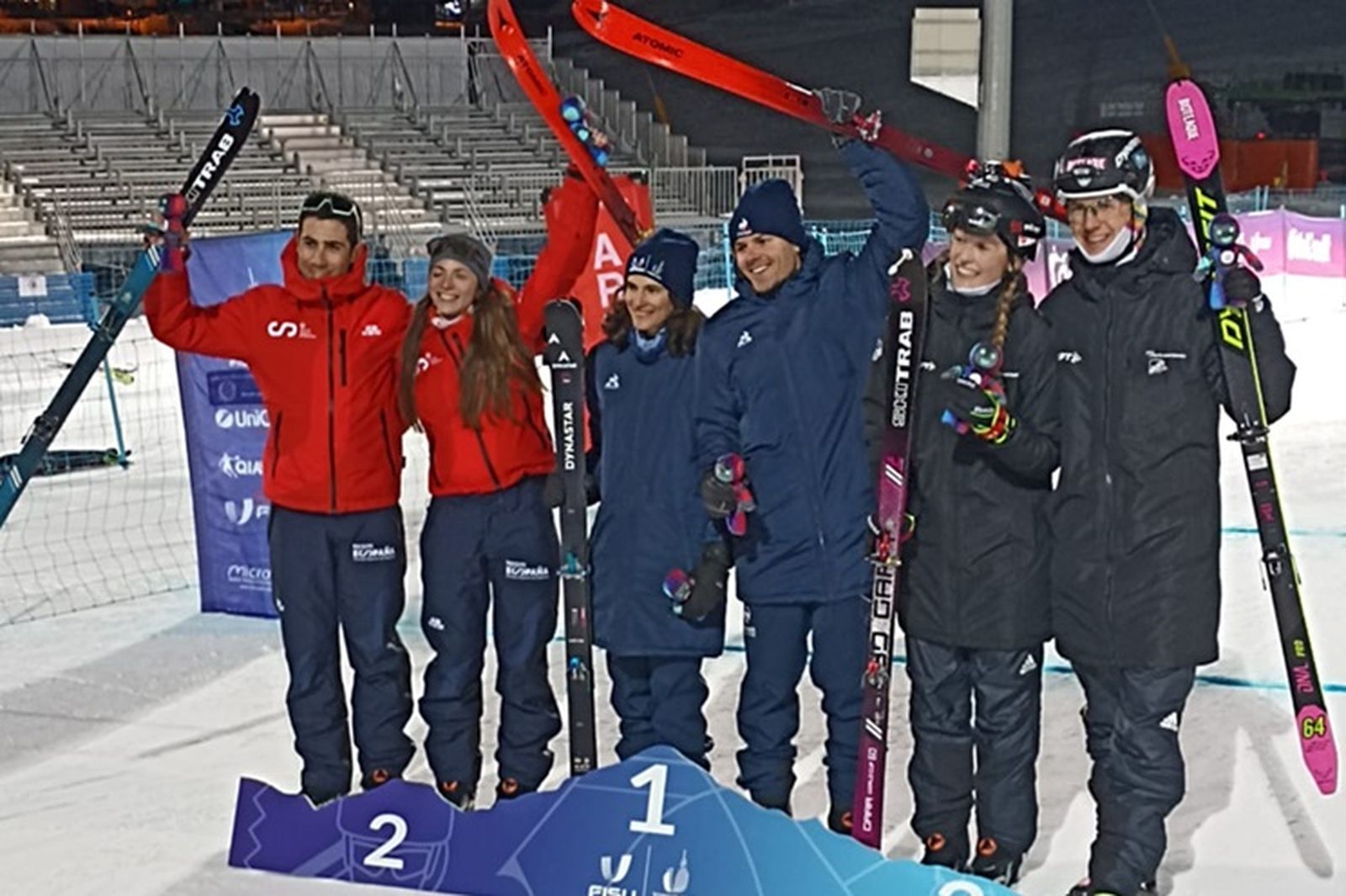 María Ordóñez (segunda por la izquierda) este viernes en el podio