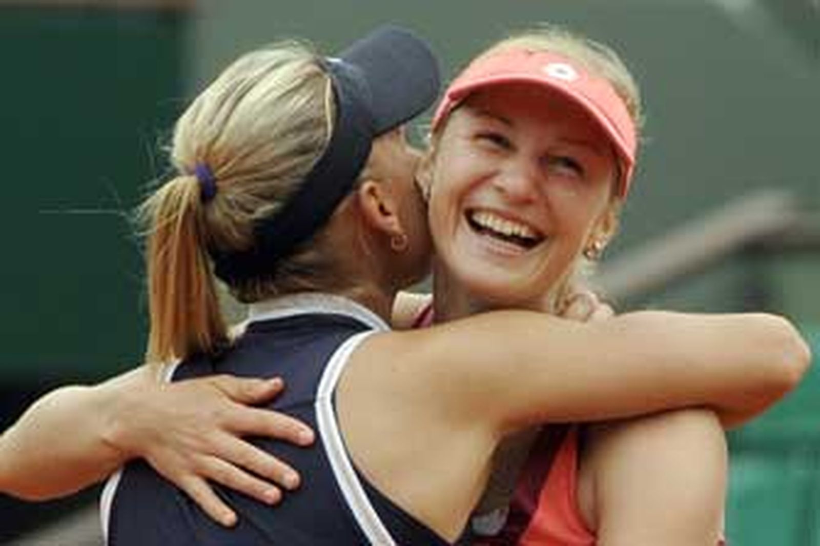Las rusas Makarova y Vesnina, ganadoras del doble femenino en Roland Garros