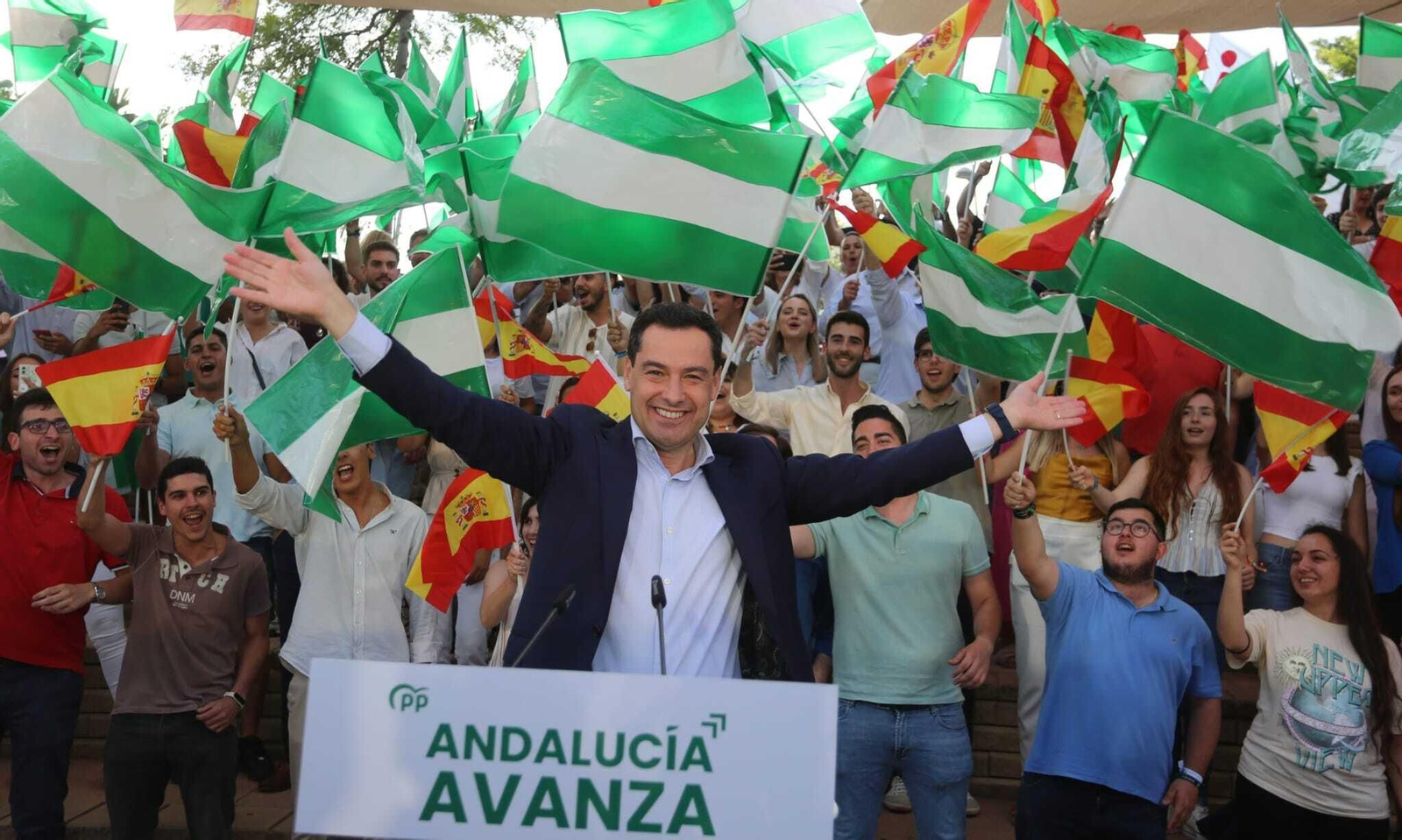 Juanma Moreno durante su primer mitin de la campaña en Málaga.
