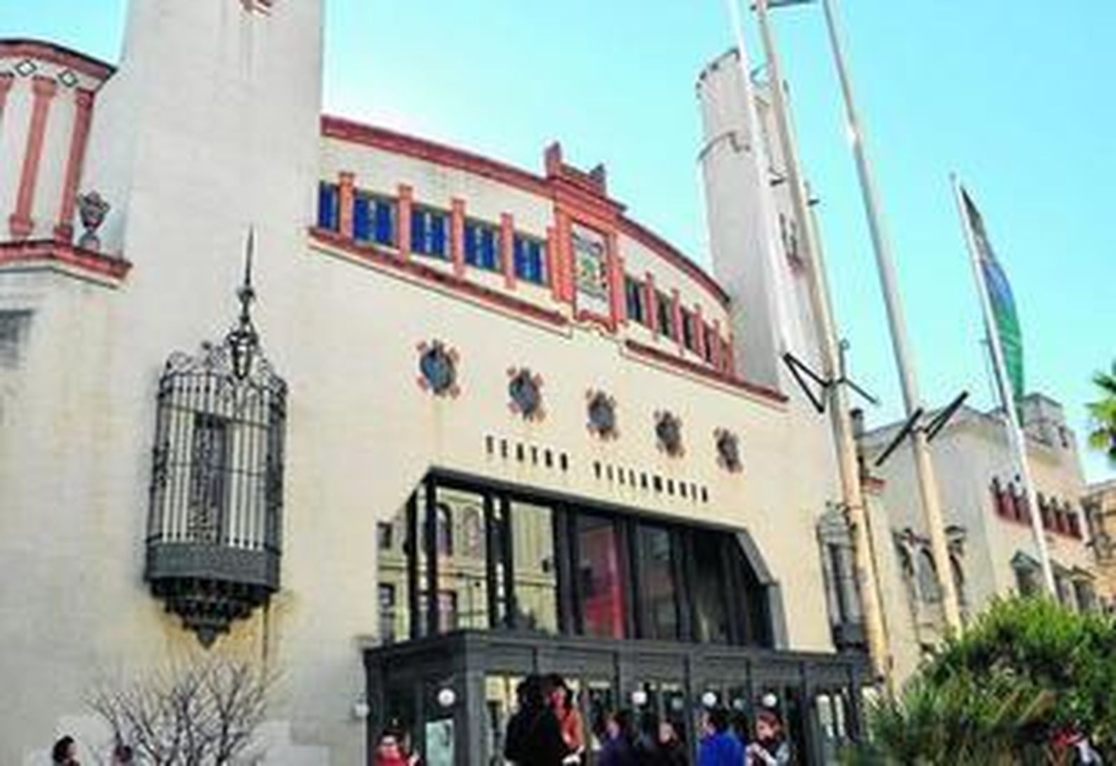 Fachada principal del Teatro Villamarta de Jerez.