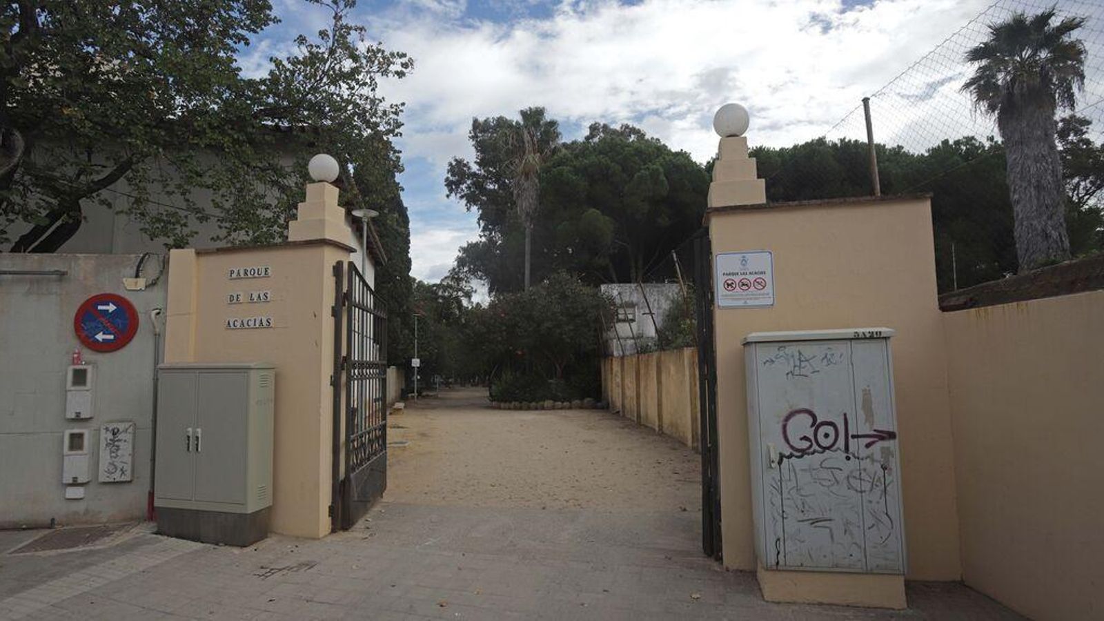 Pintadas a las puertas del parque de Las Acacias.