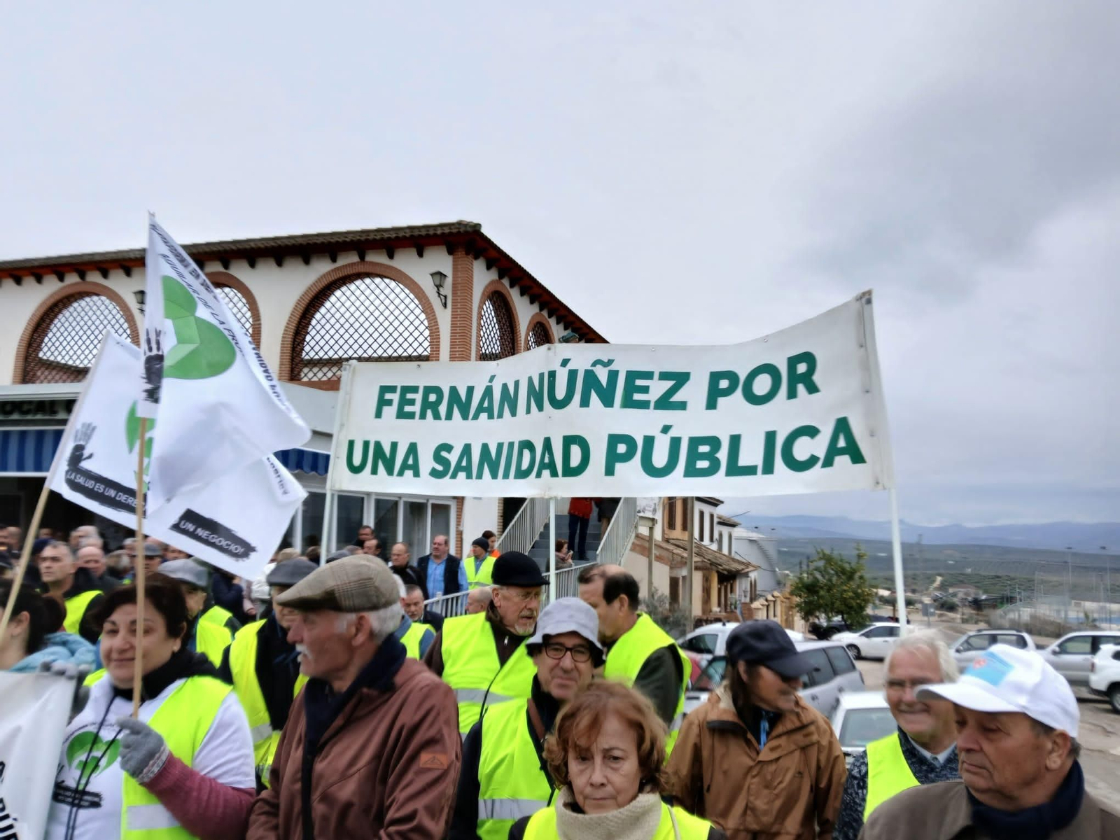 Las imágenes del corte de la N-432 en Espejo por la sanidad pública Las imágenes del corte de la N-432 en Espejo por la sanidad pública