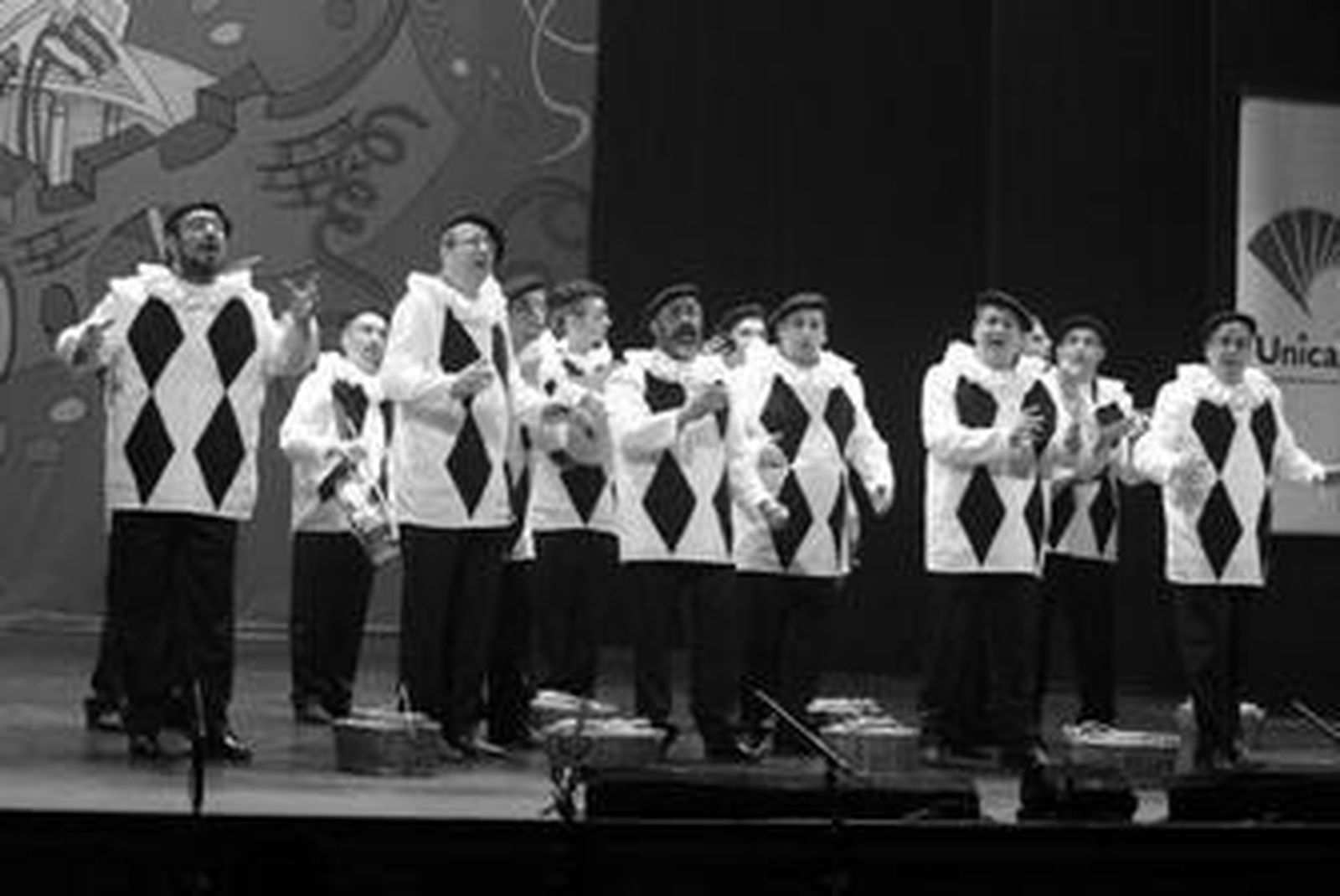 'Paco, baja aunque sea en pijama', una comparsa sencilla con la participación de Emilio Gutiérrez 'El Libi'.