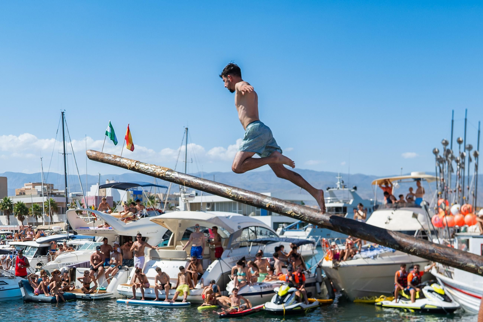 Las fiestas de El Puerto de Roquetas en honor a la Virgen del Carmen y Santa Ana, en imágenes