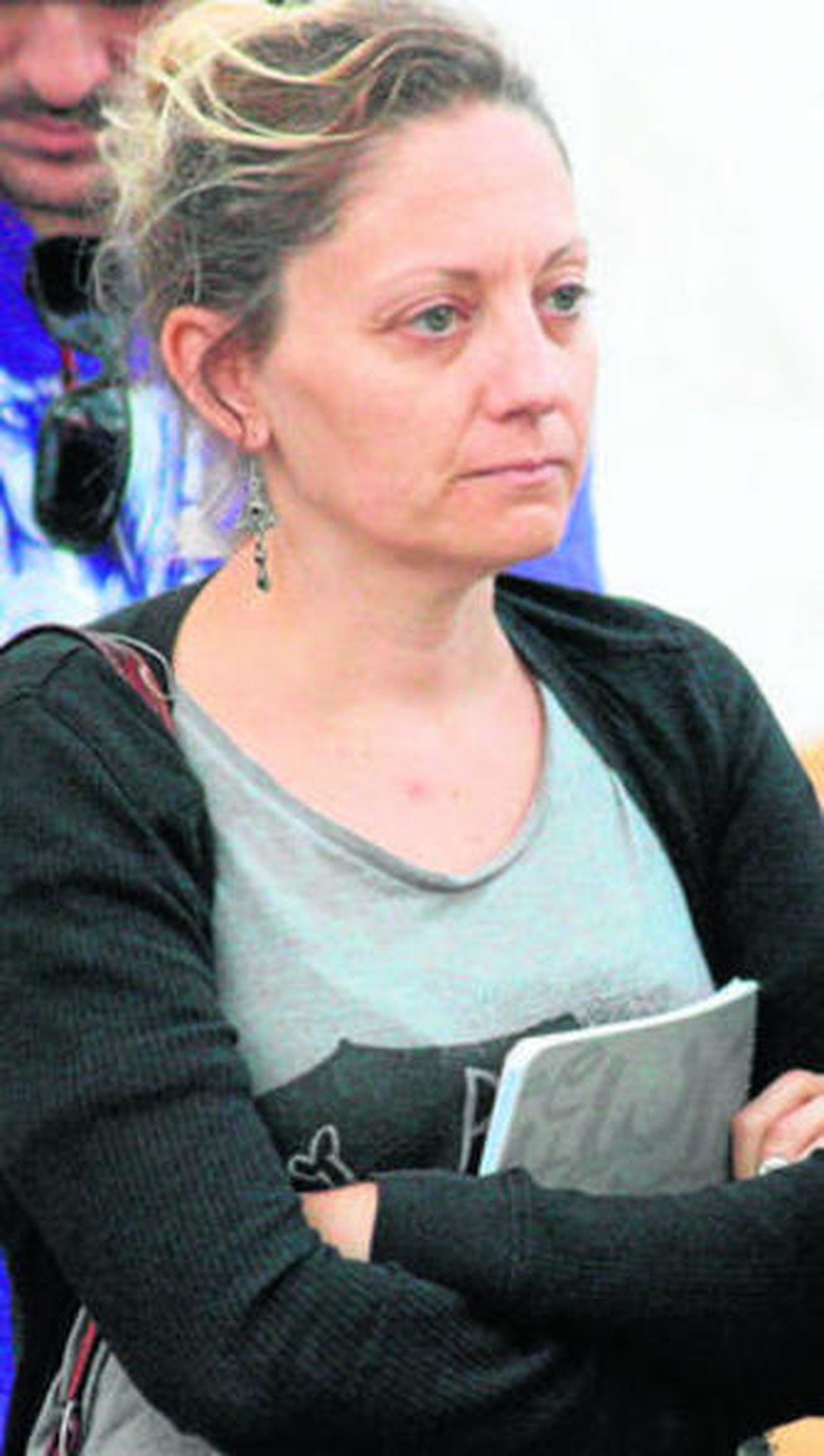 Fátima Pontones durante la asamblea de Sí se puede.