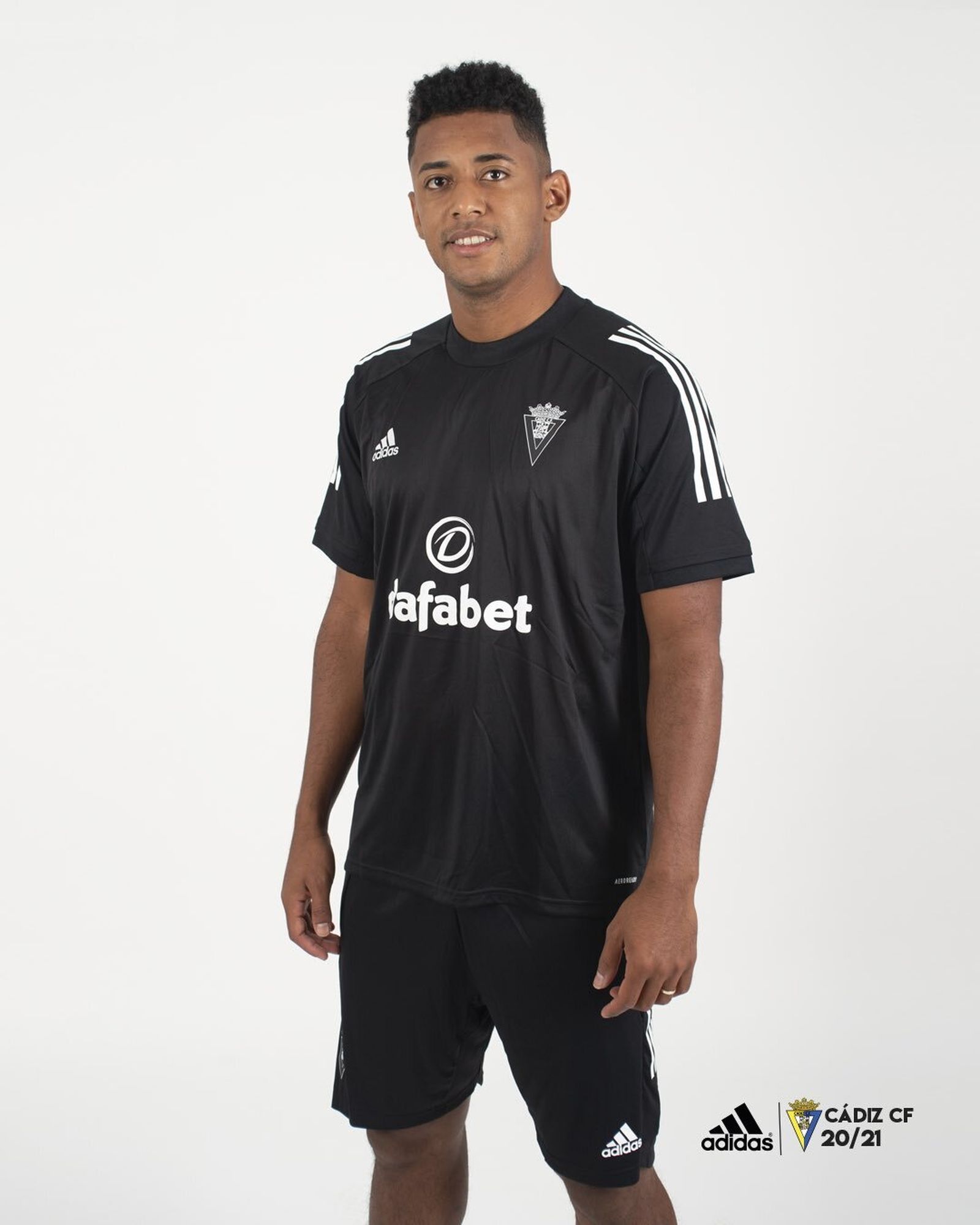 Líneas de entrenamiento y paseo para técnicos y jugadores.