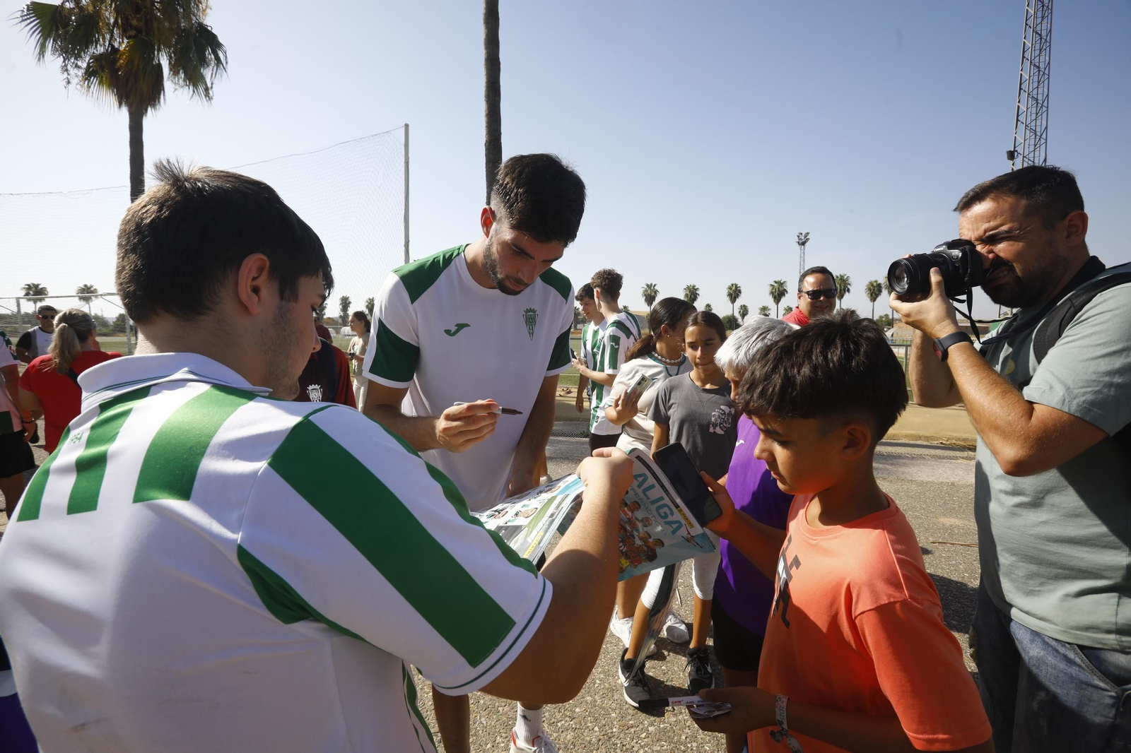 La ilusión puede con el calor en el primer entrenamiento del Córdoba CF