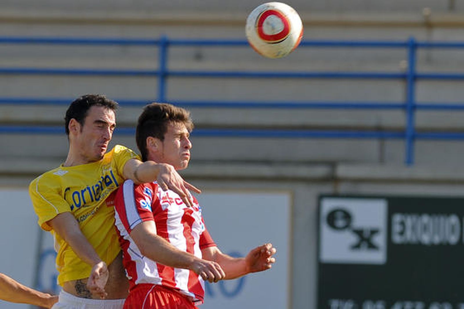 El Algeciras, que en el minuto 84 vencía al Coria por 1-3, ve como le empatan al final de un partido hasta que hasta entonces estaba controlado./Fotos:David de la Rosa (LOF)