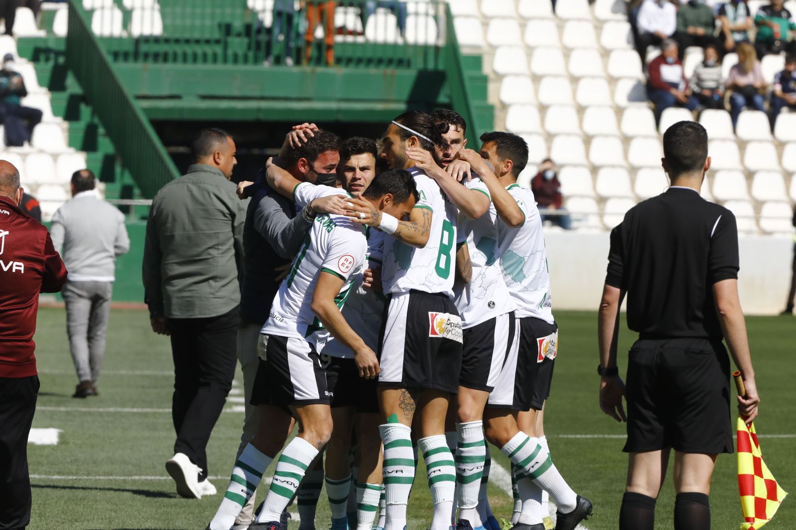 La victoria del Córdoba CF ante el Mensajero, en imágenes