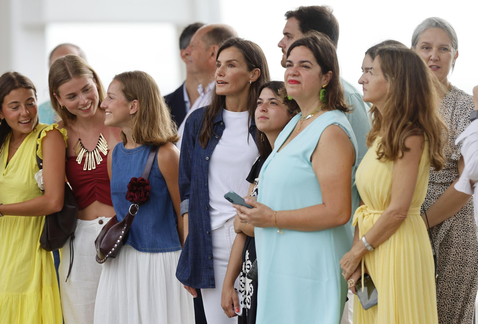 Las imágenes del rencuentro de la reina Letizia y la Princesa Leonor en el atraque del 'Elcano' en Panamá