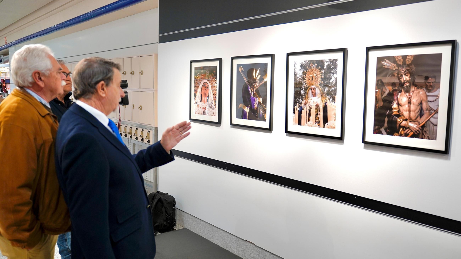 Fotos de la inauguración de las fotografías de la Semana Santa en Algeciras.