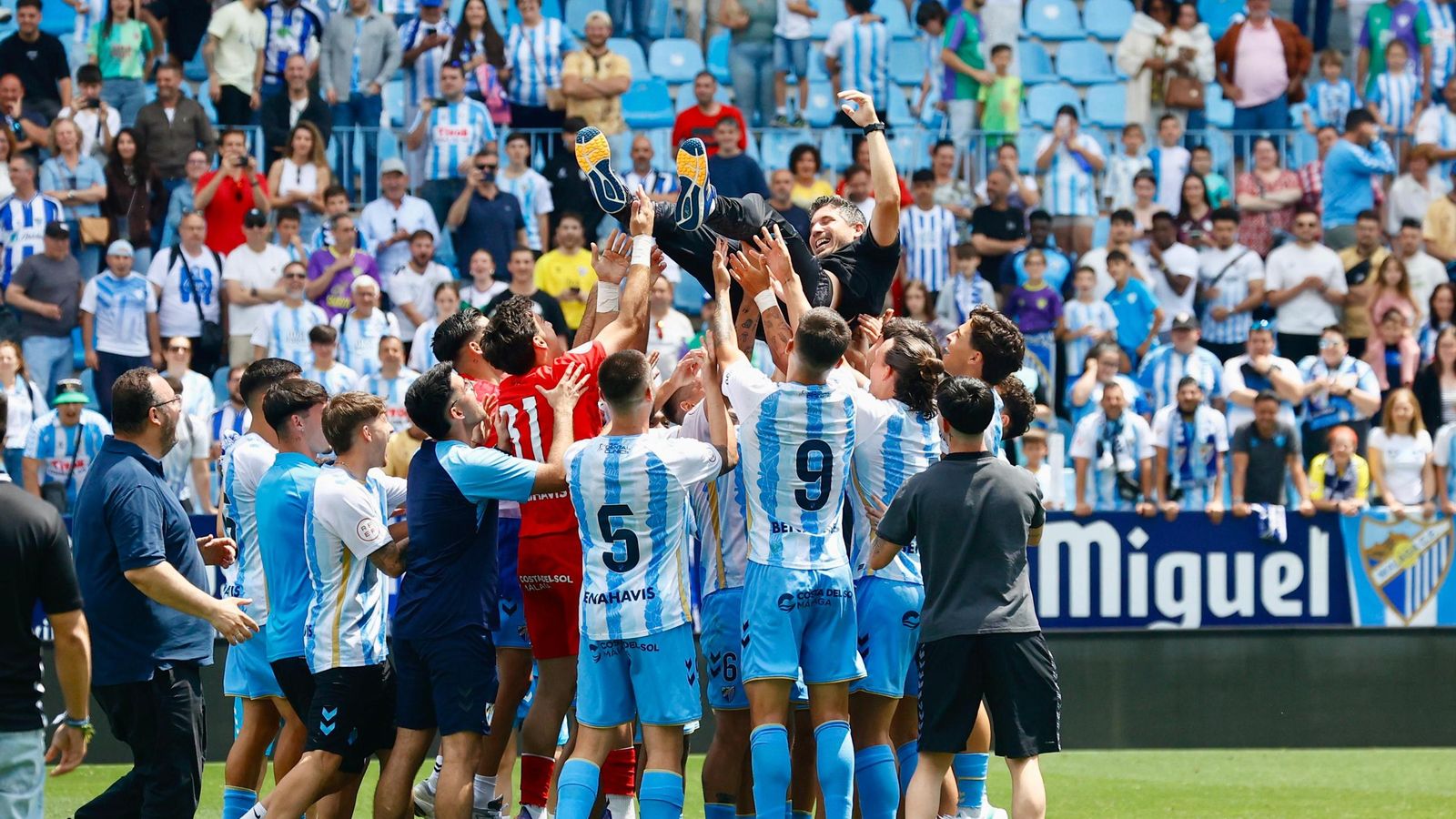 Las fotos de la celebración del ascenso del filial del Málaga CF