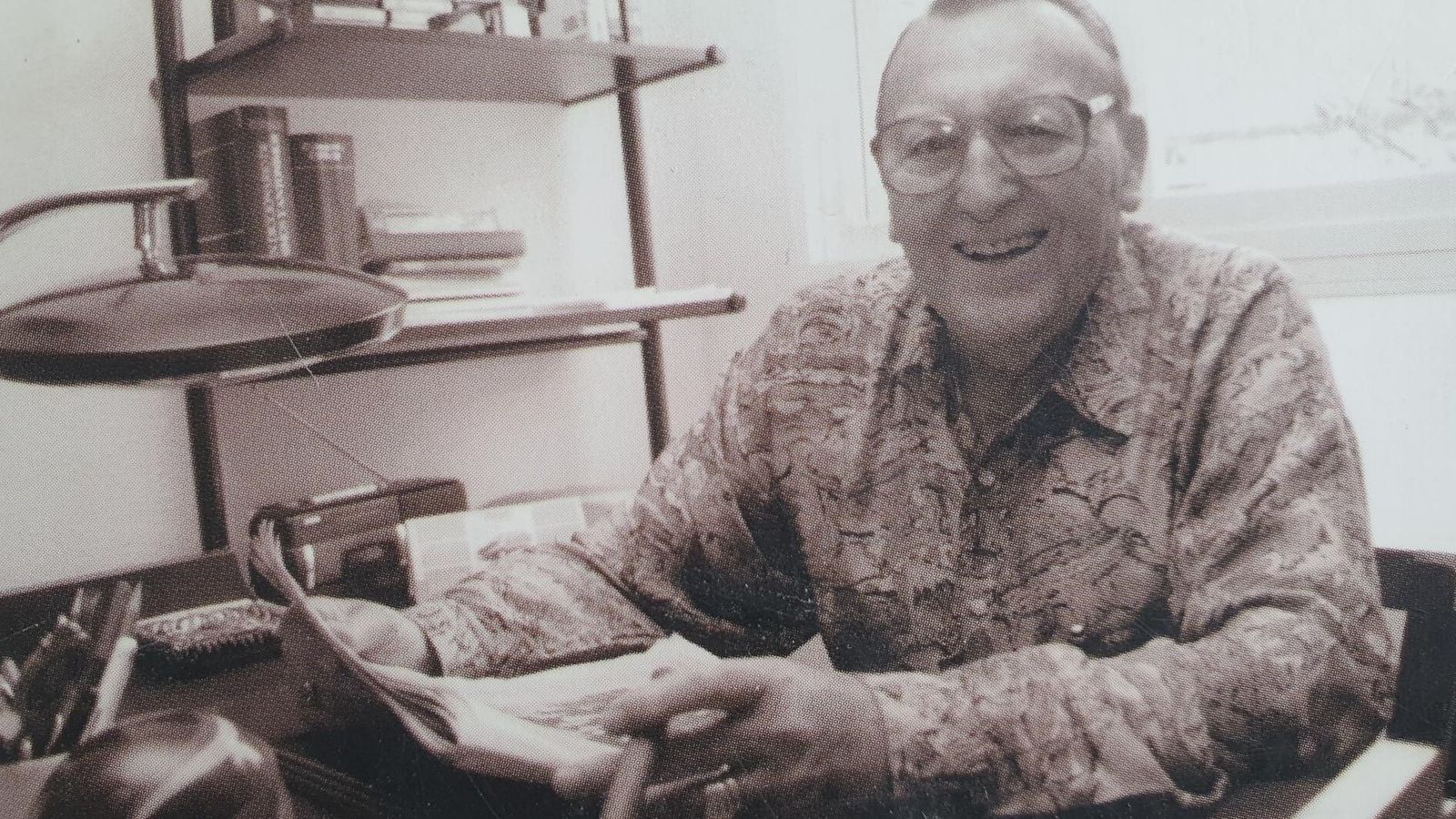 Carlos Tomás Romero, con su sempiterno puro.