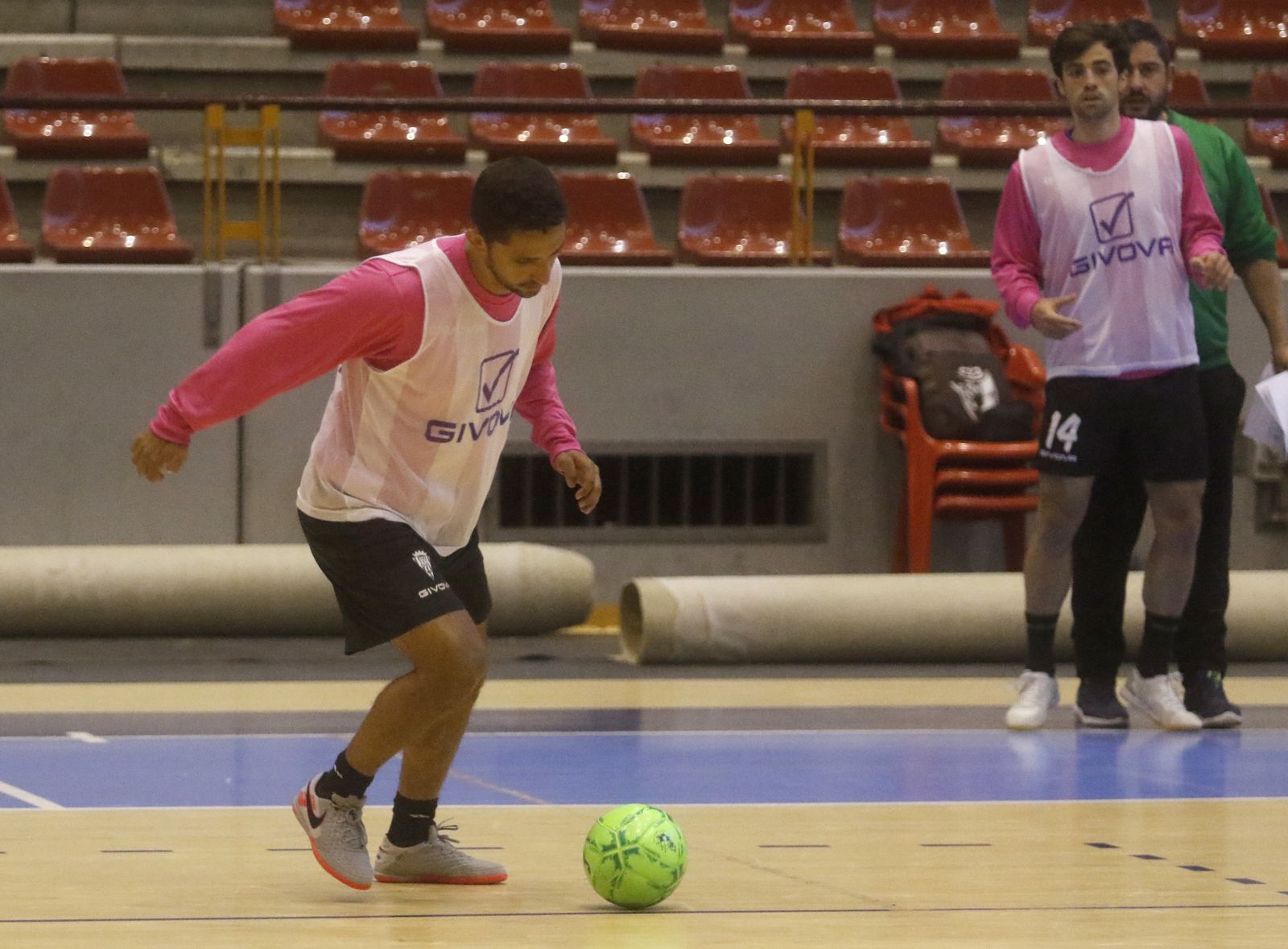 Fotografías: Los brasileños Caio César y Lucas Perin ya se entrenan con el Córdoba Futsal