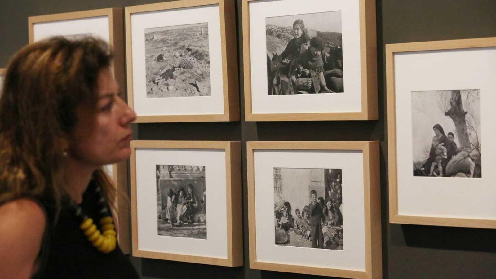Retratos de mujeres y niños en algunos de los momentos del camino.