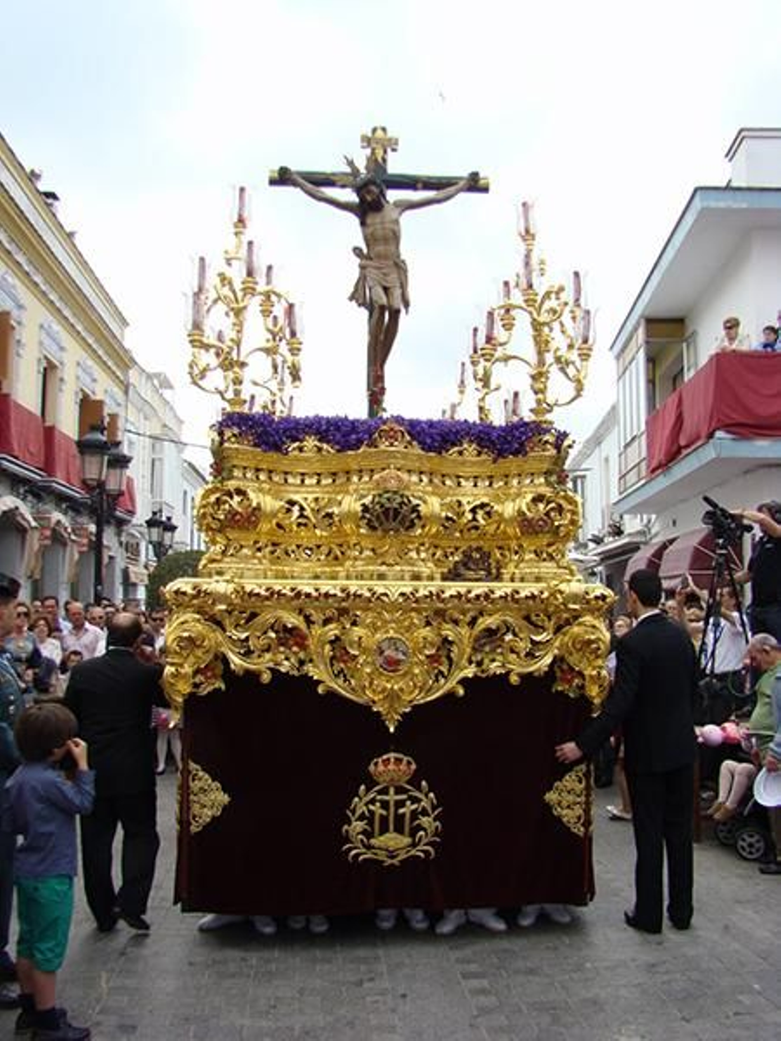 El lebrijano cristo de la Vera Cruz fue tallado en 1559