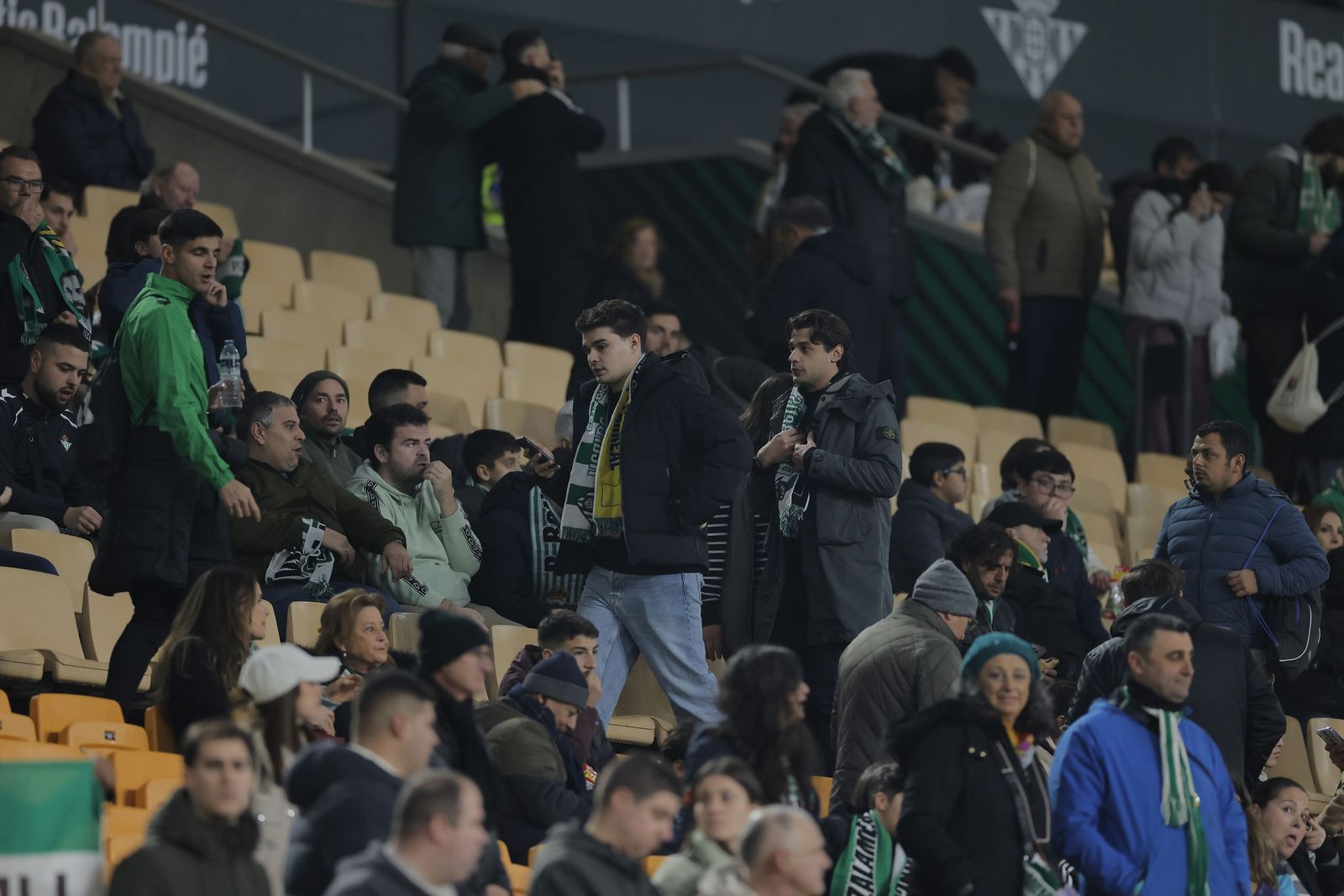 Búscate en las fotos del Betis - Villarreal