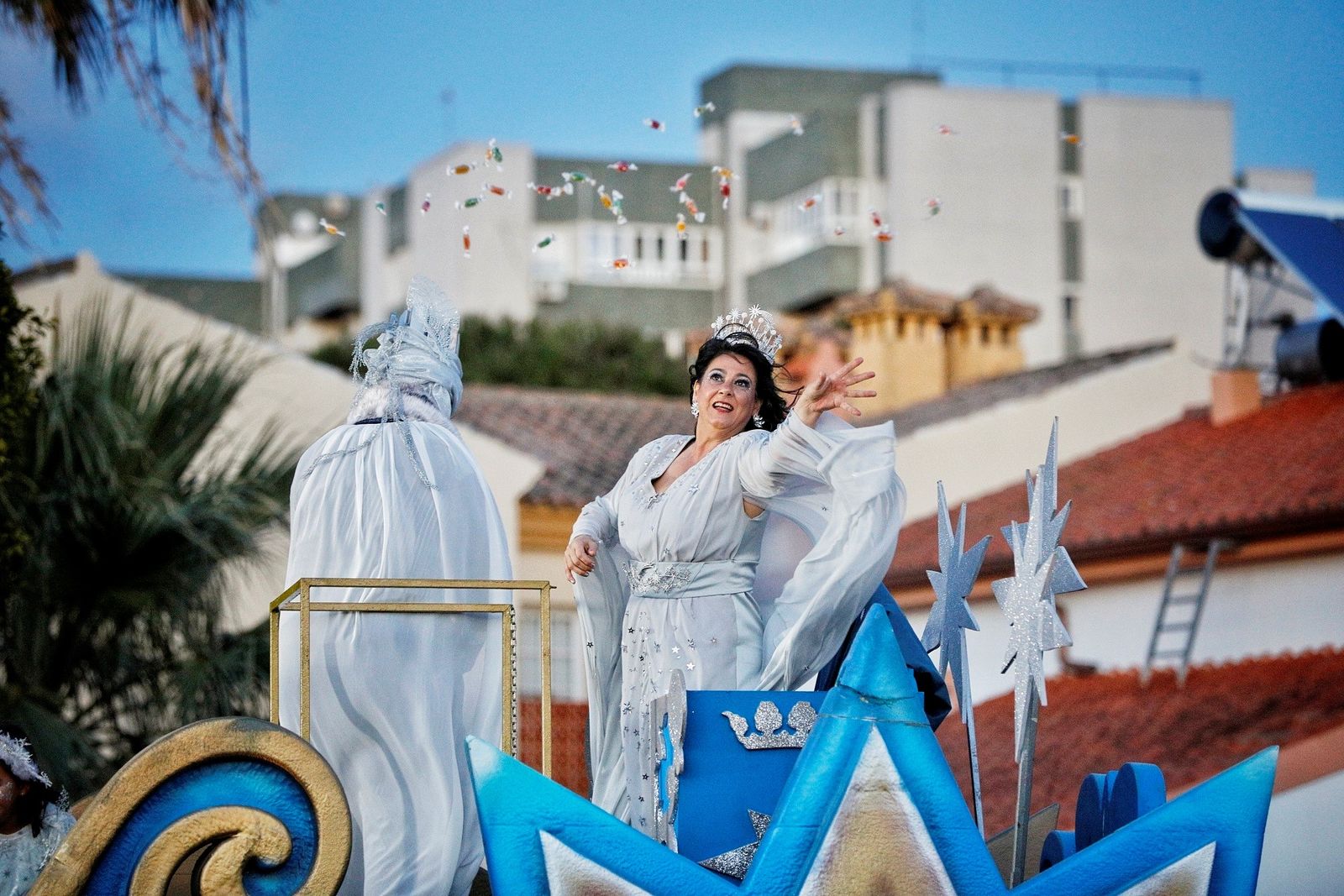 La Estrella de Oriente de la Cabalgata de Reyes en San Fernando en el año 2024, la enfermera María del Carmen Fernández Gutiérrez