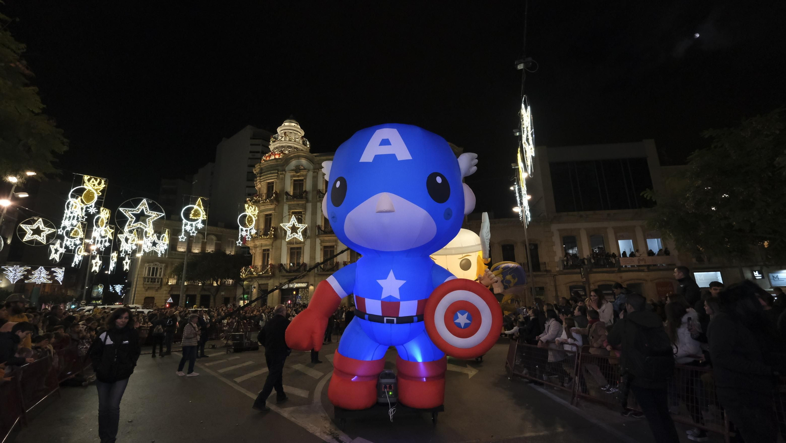 Imágenes de la Cabalgata de los Reyes Magos en Almería