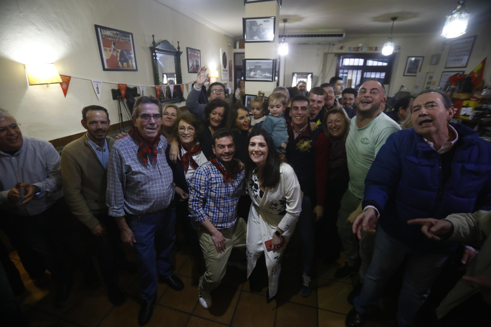 Fotografías: La despedida de La Pilarica, el mítico bar de Ciudad Jardín que cierra tras 77 años de historia