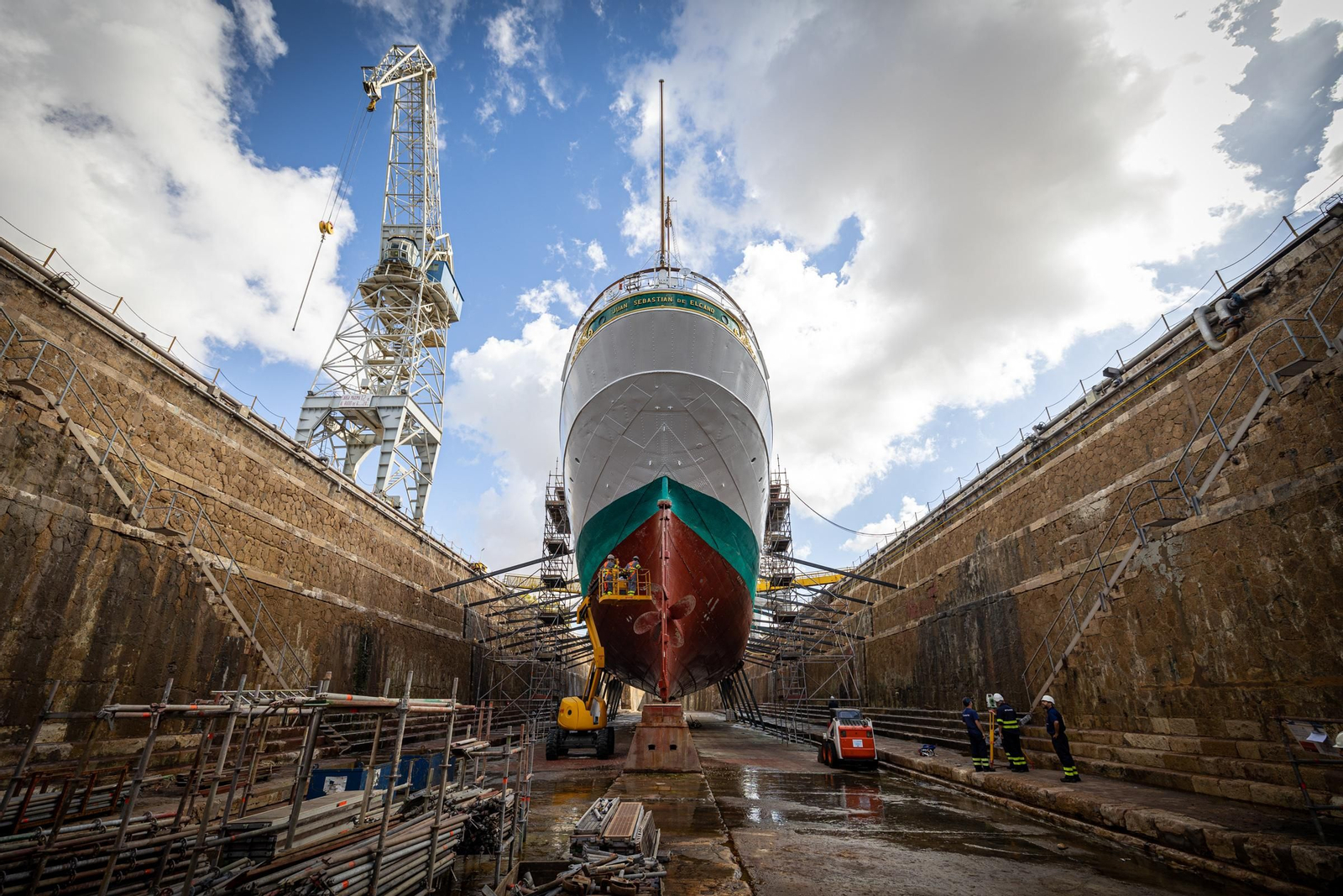 Un recorrido completo por las obras del buque escuela 'Juan Sebastián de Elcano'