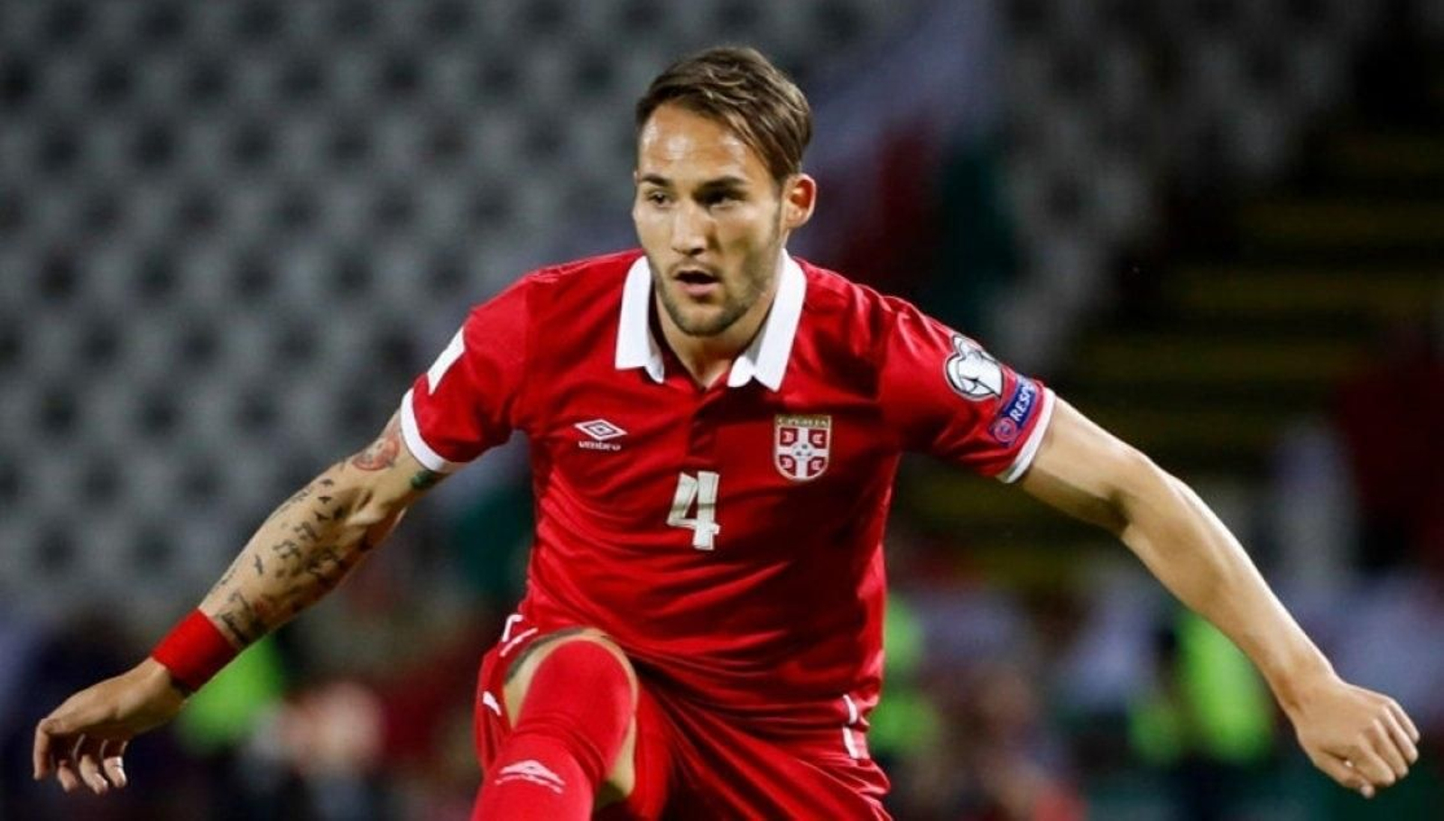 Gudelj, en un partido con su selección.