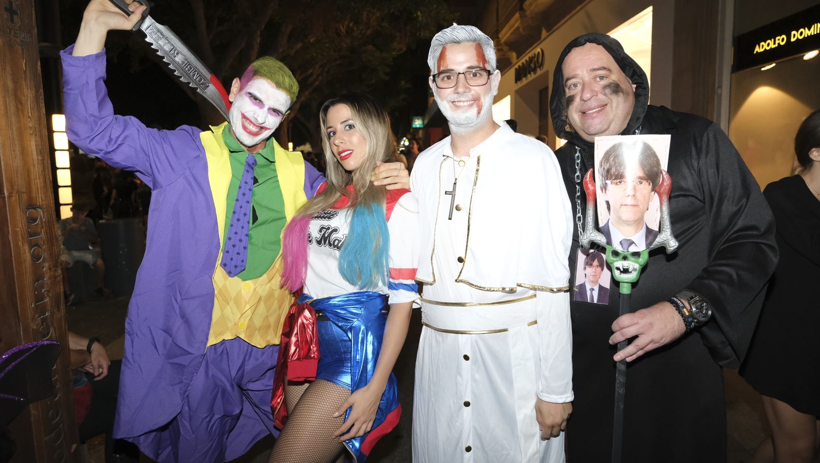 Las imágenes de la Noche en Negro en Almería, Halloween.